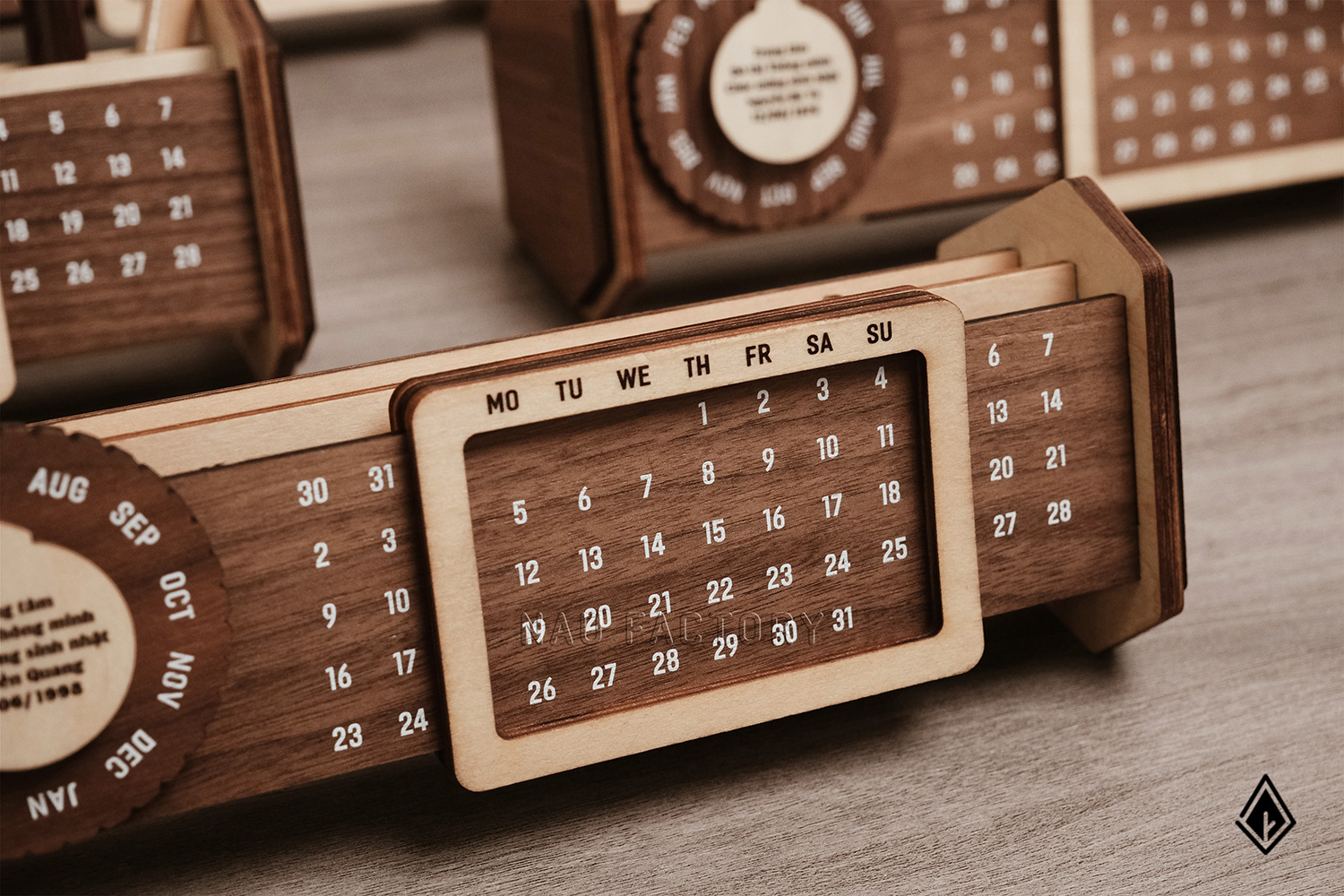 lịch gỗ vạn niên