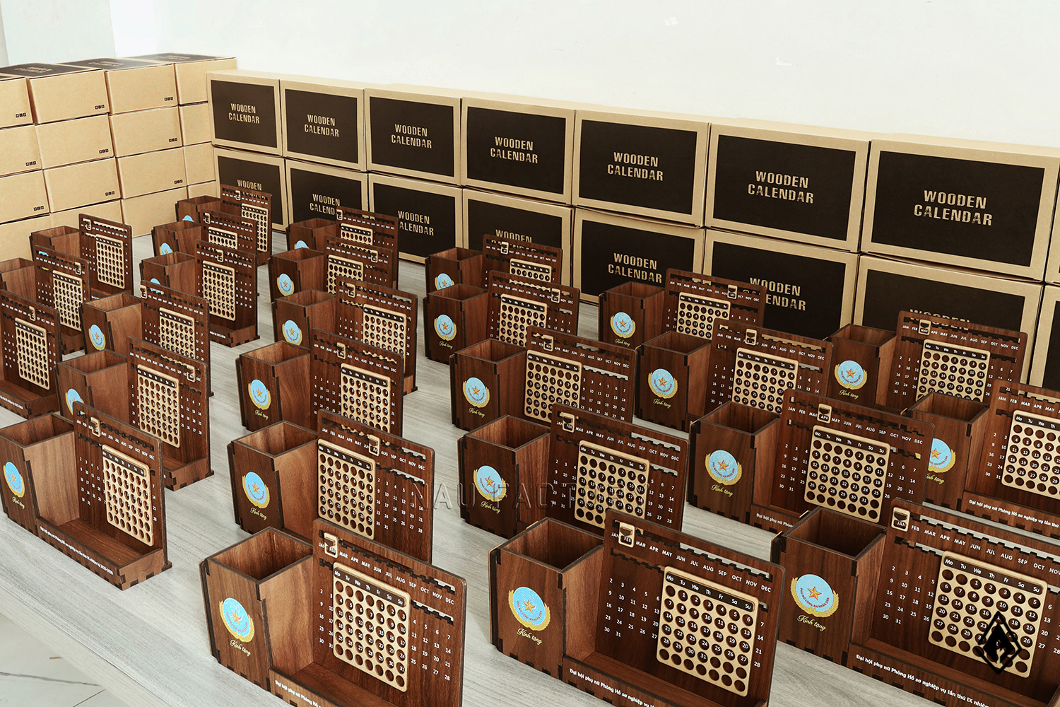 lịch gỗ vạn niên