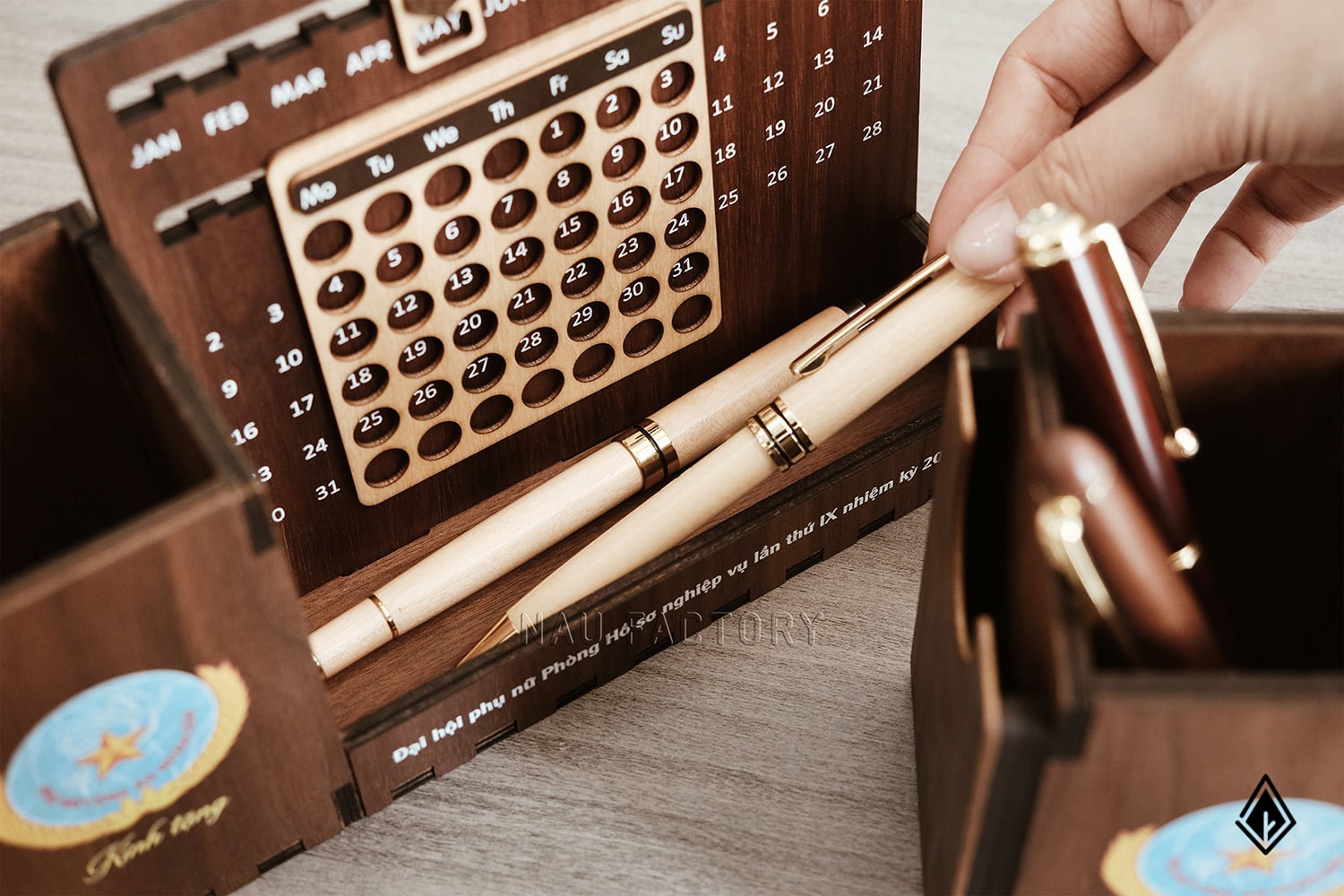 lịch gỗ vạn niên