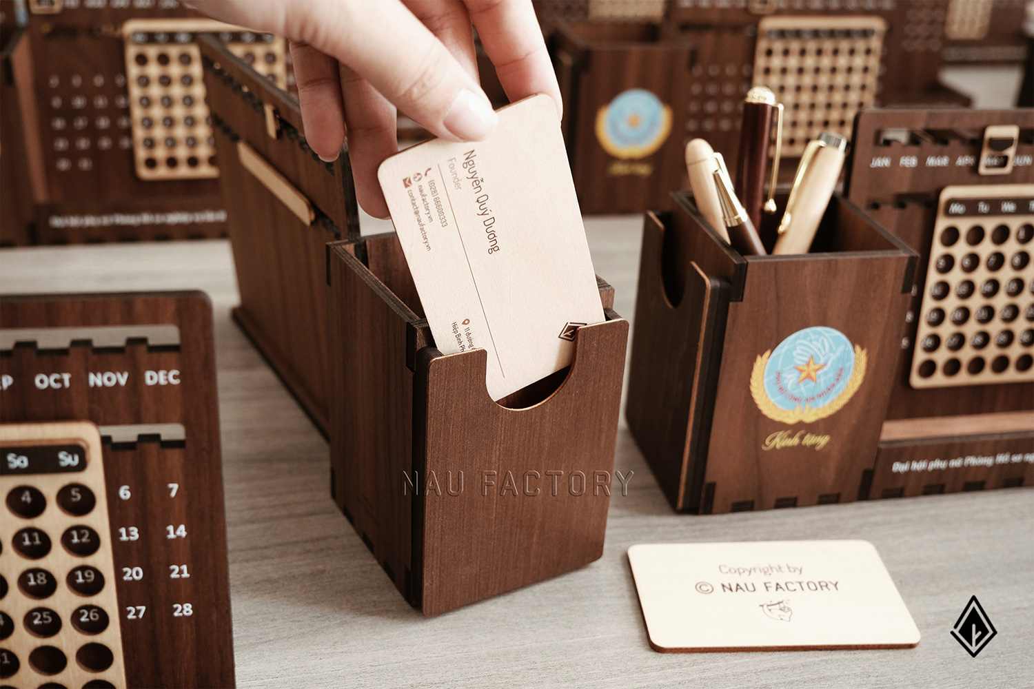 lịch gỗ vạn niên