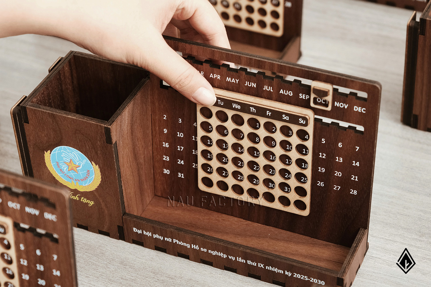 lịch gỗ vạn niên