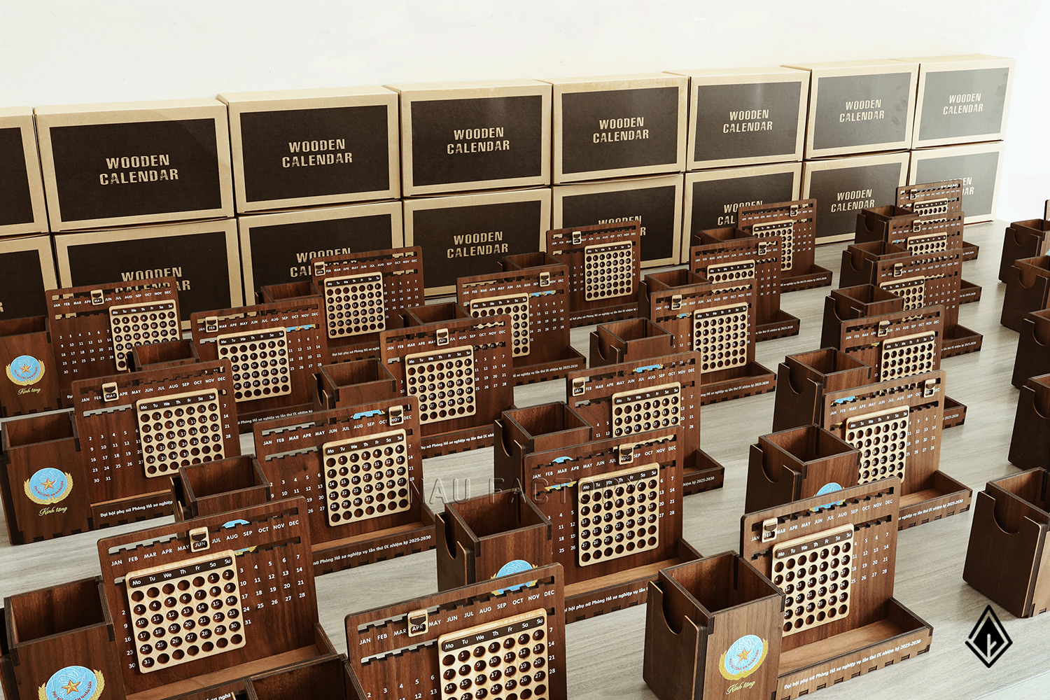 lịch gỗ vạn niên