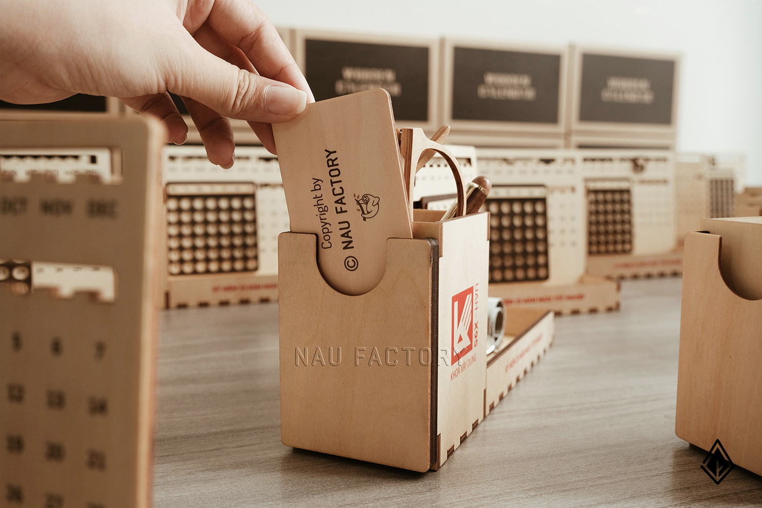 lịch gỗ vạn niên