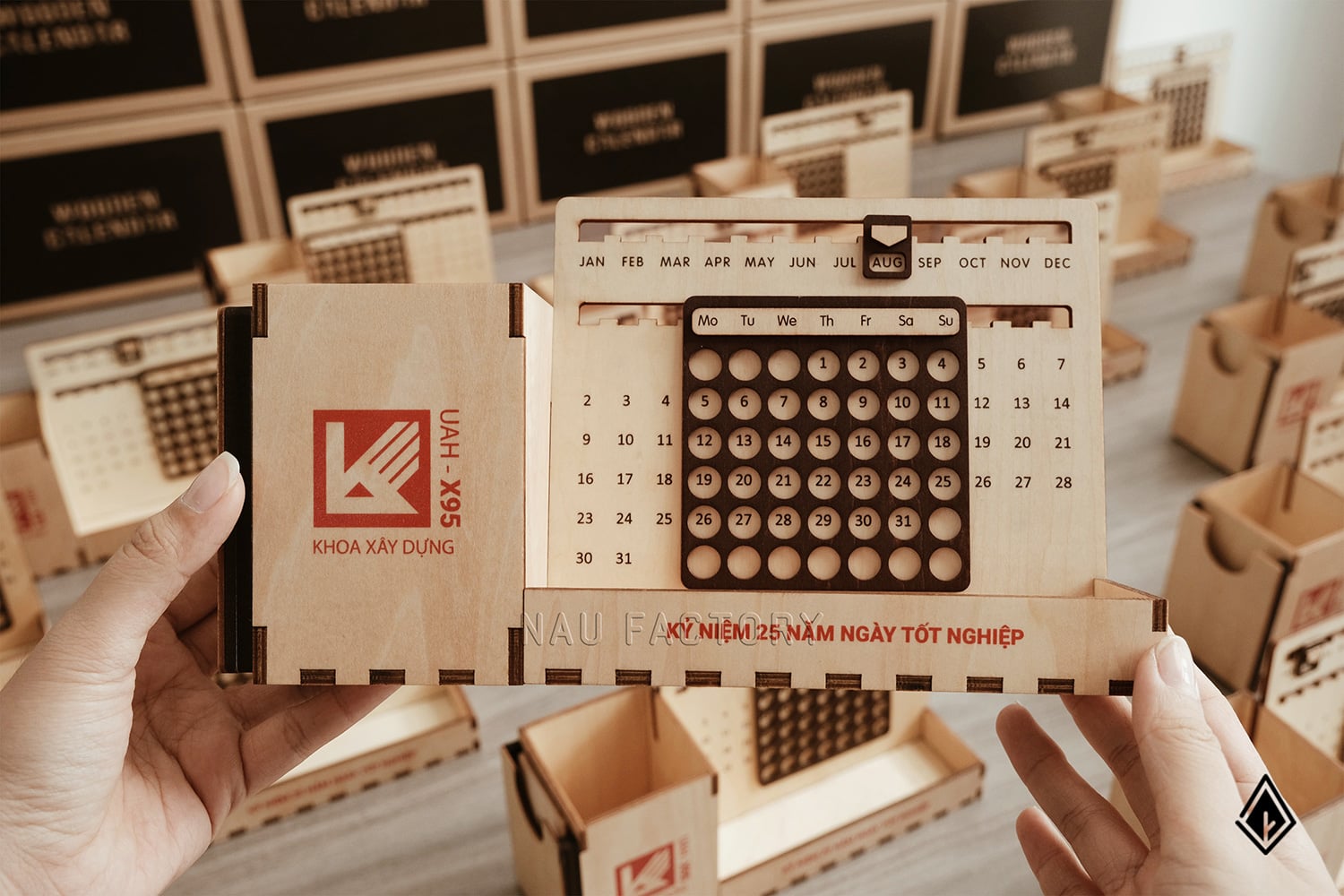 lịch gỗ vạn niên