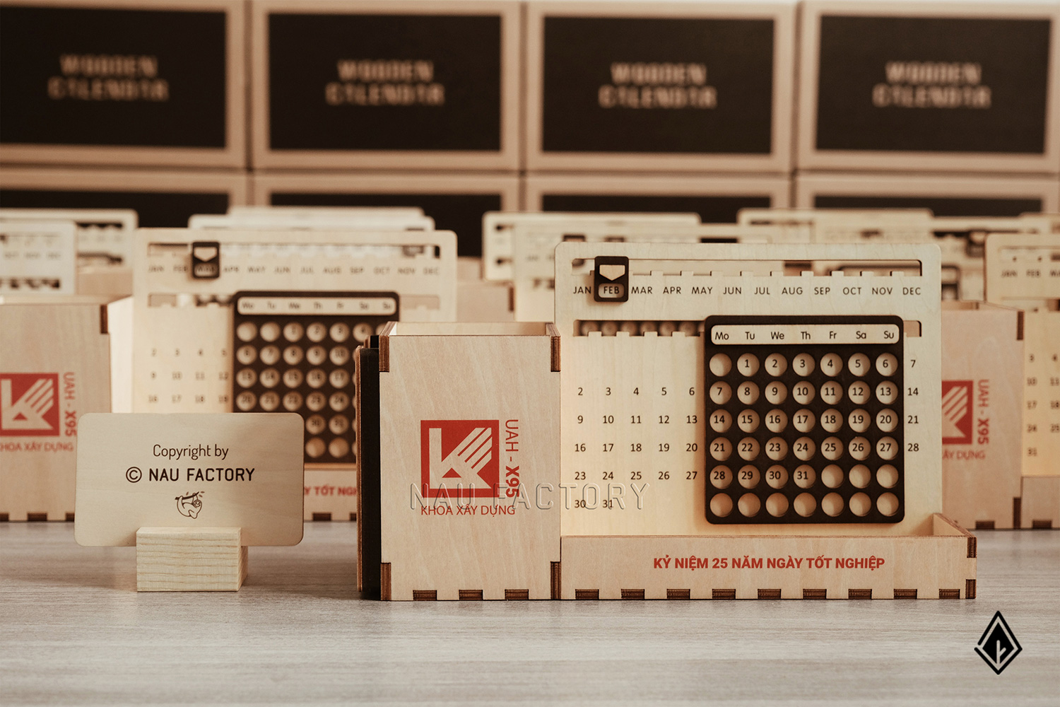 lịch gỗ vạn niên