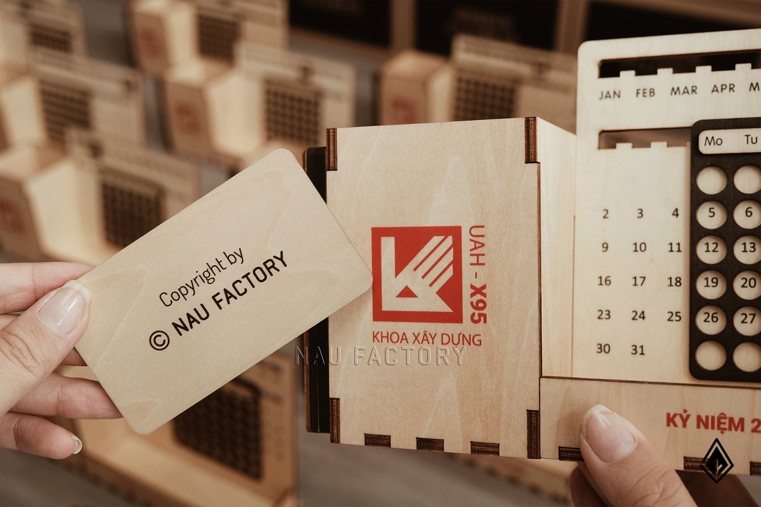 lịch gỗ vạn niên