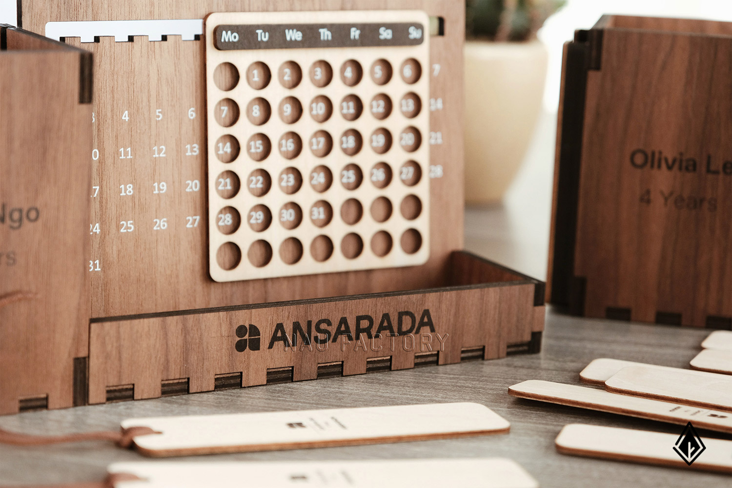 lịch gỗ vạn niên