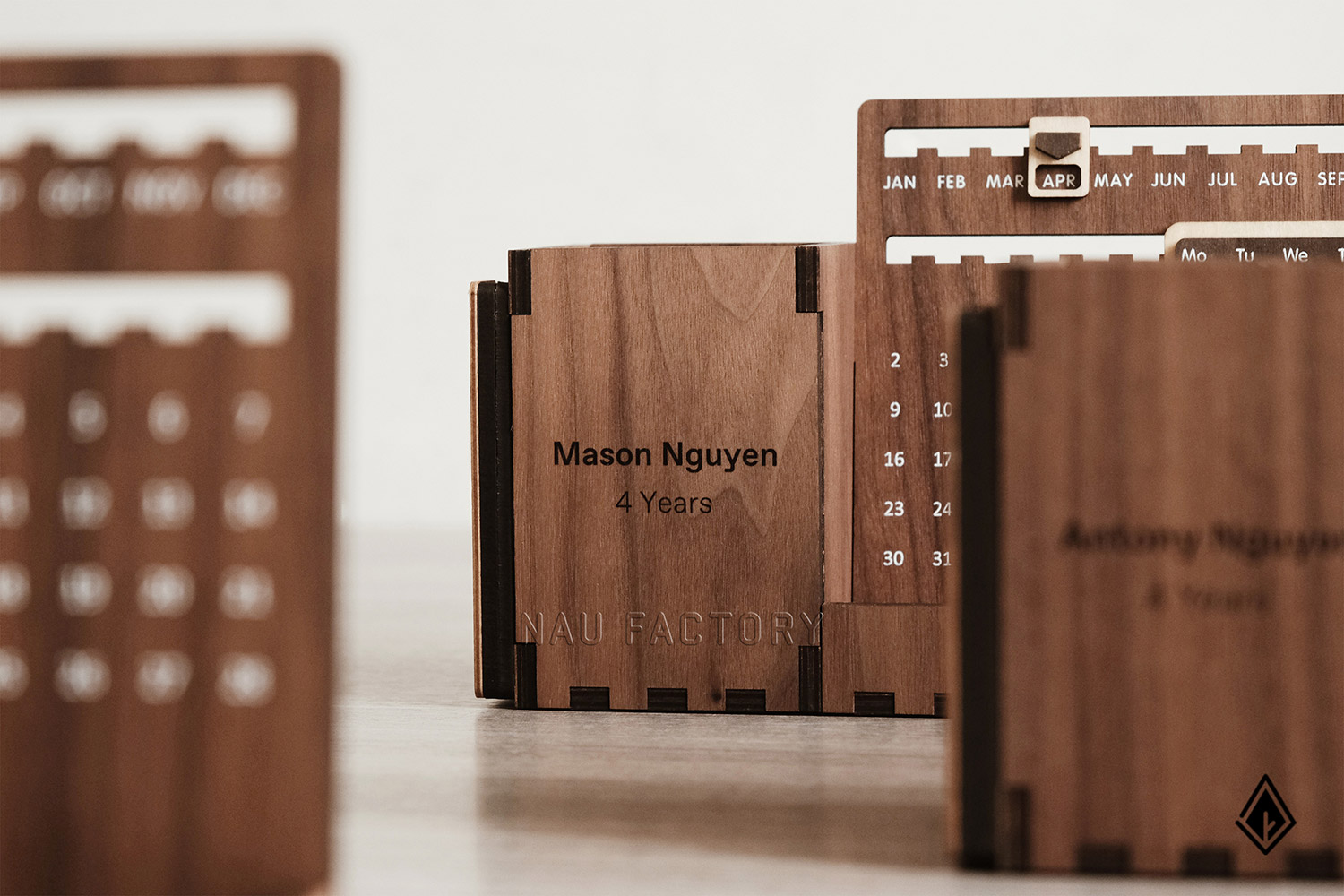 lịch gỗ vạn niên