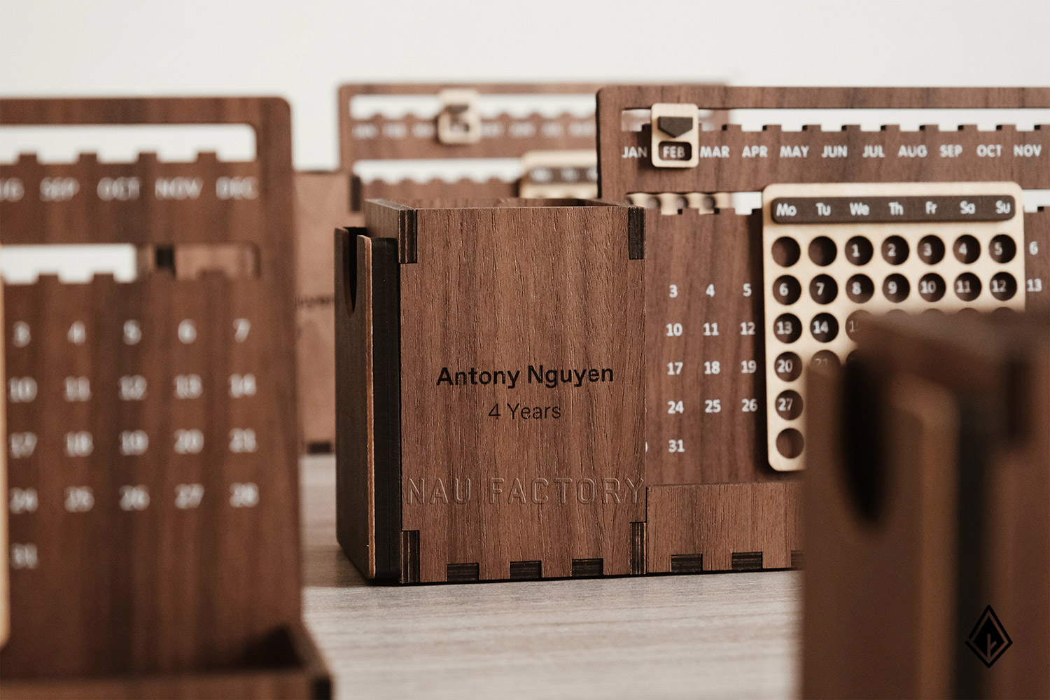 lịch gỗ vạn niên