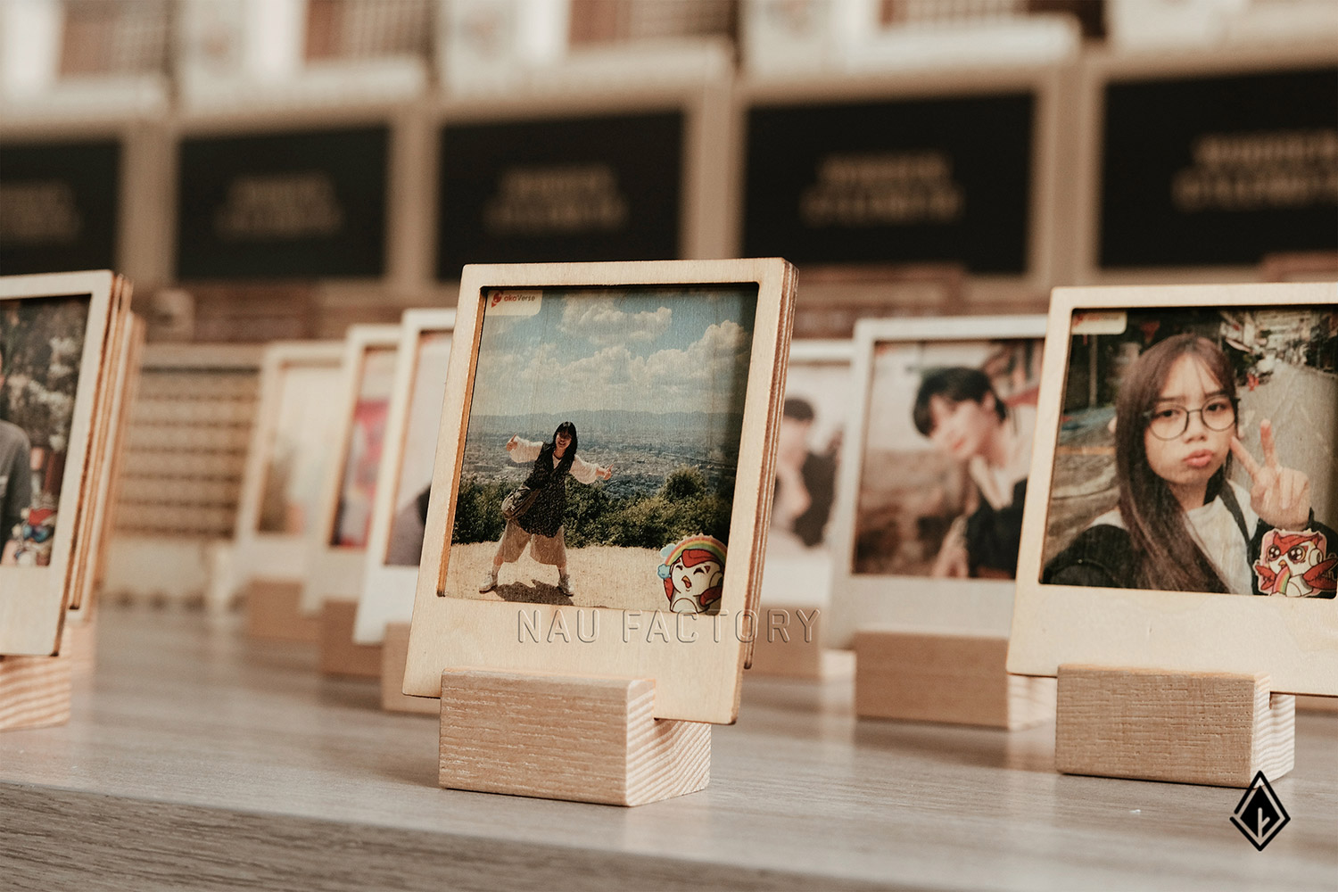 set lịch vạn niên và tranh gỗ