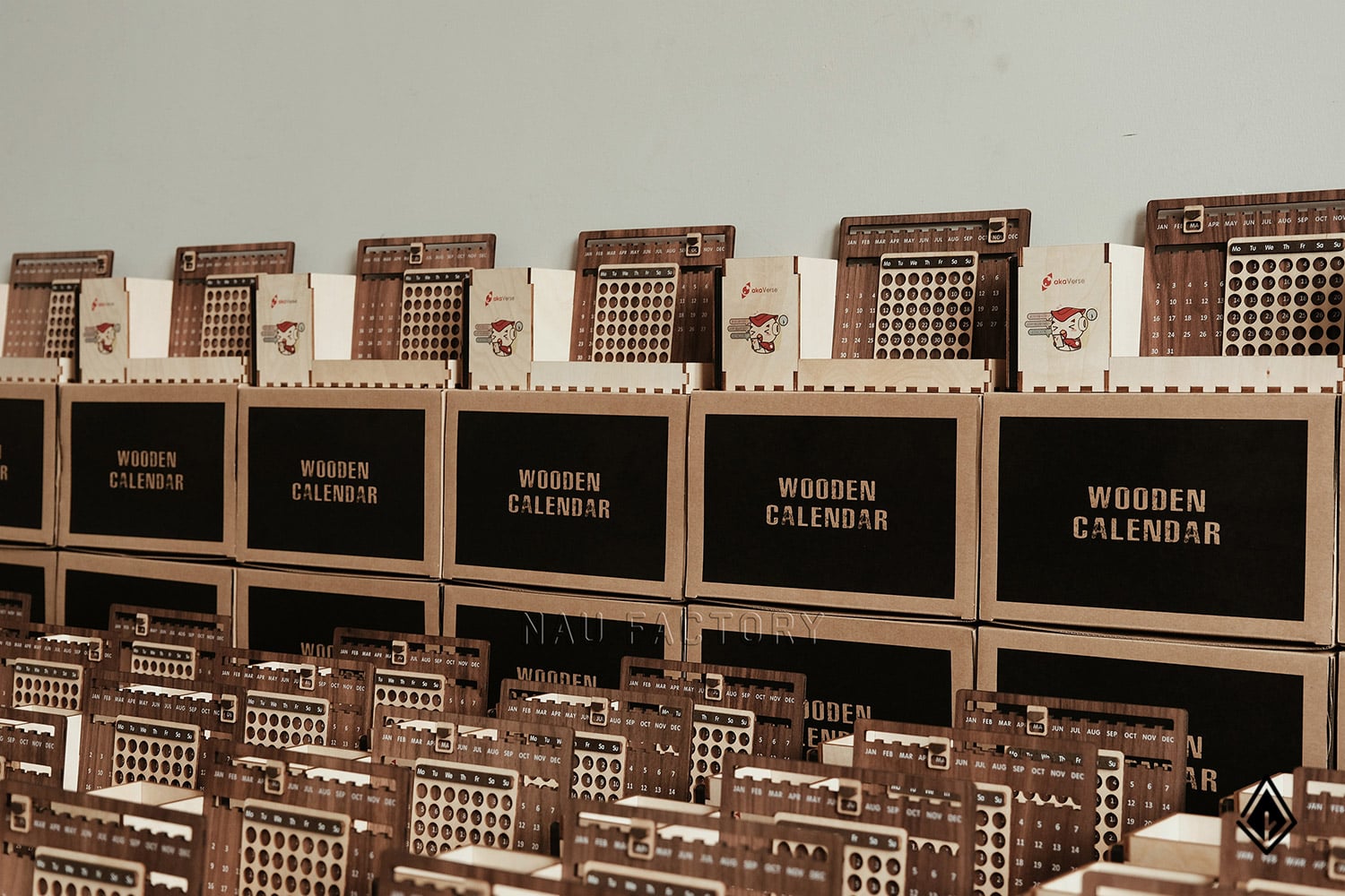 set lịch vạn niên và tranh gỗ