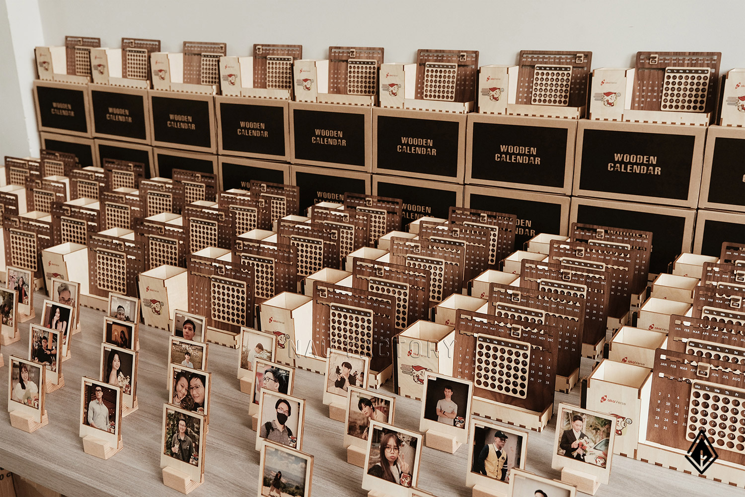 set lịch vạn niên và tranh gỗ