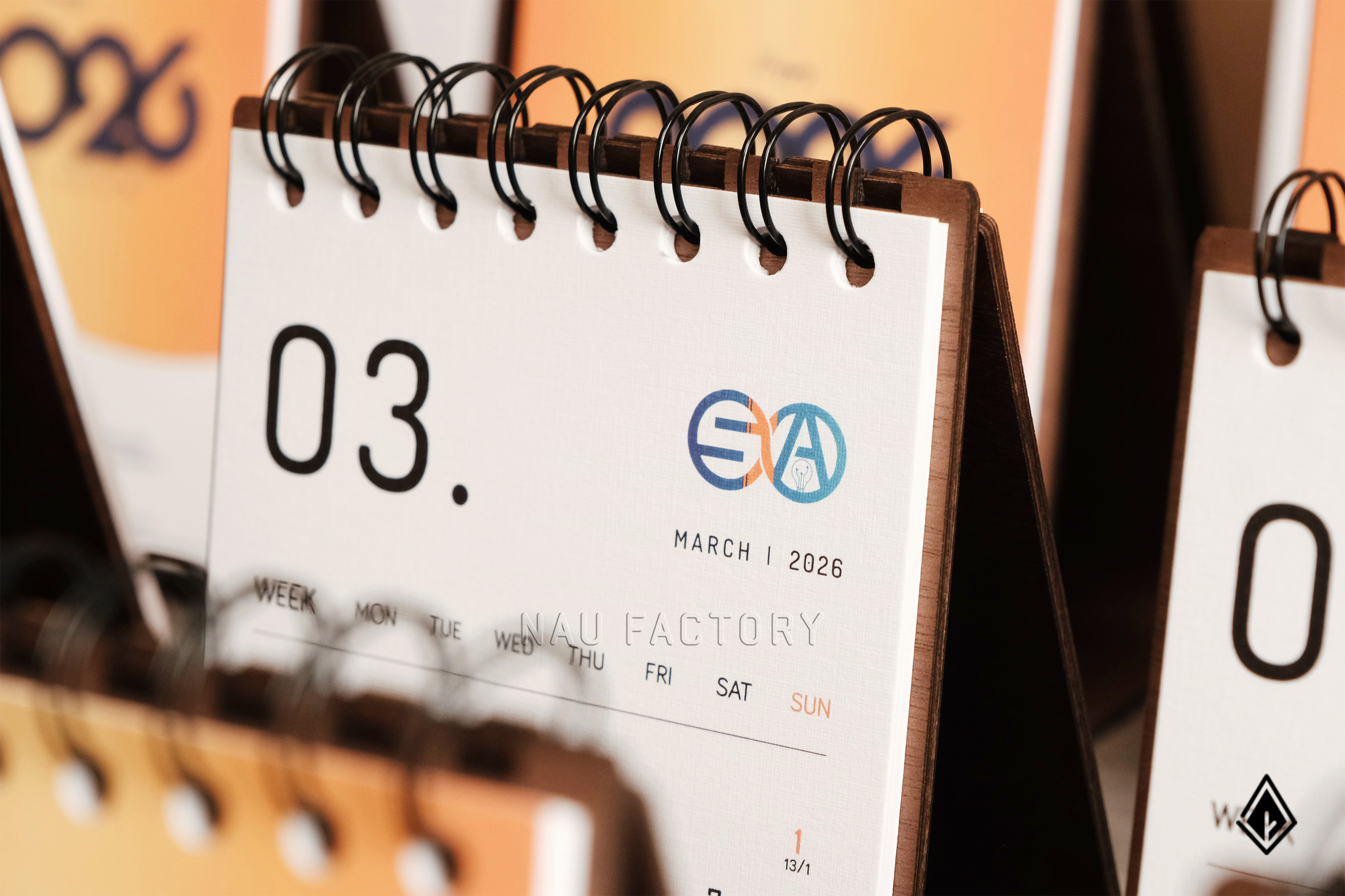 lịch gỗ form đứng