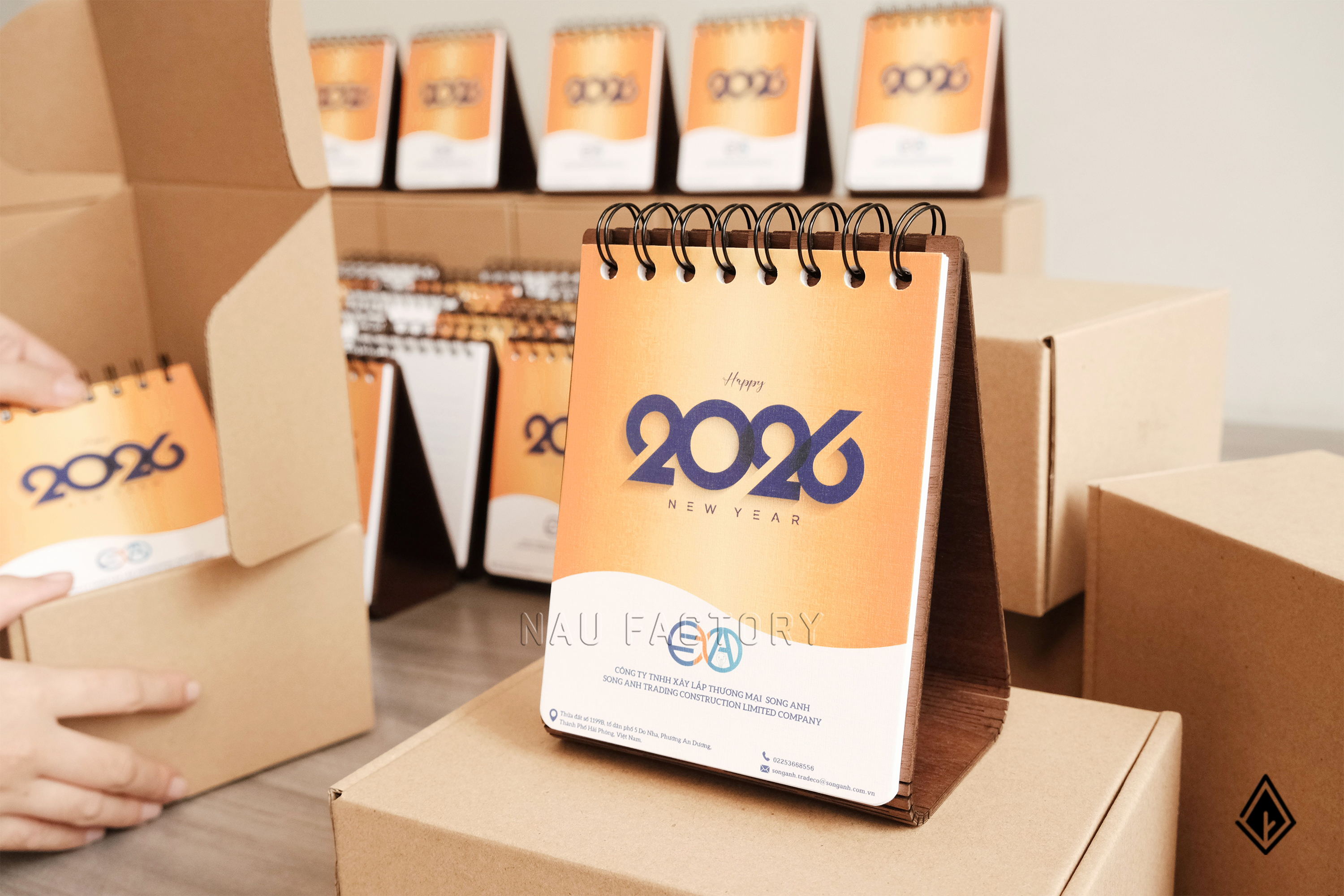 lịch gỗ form đứng