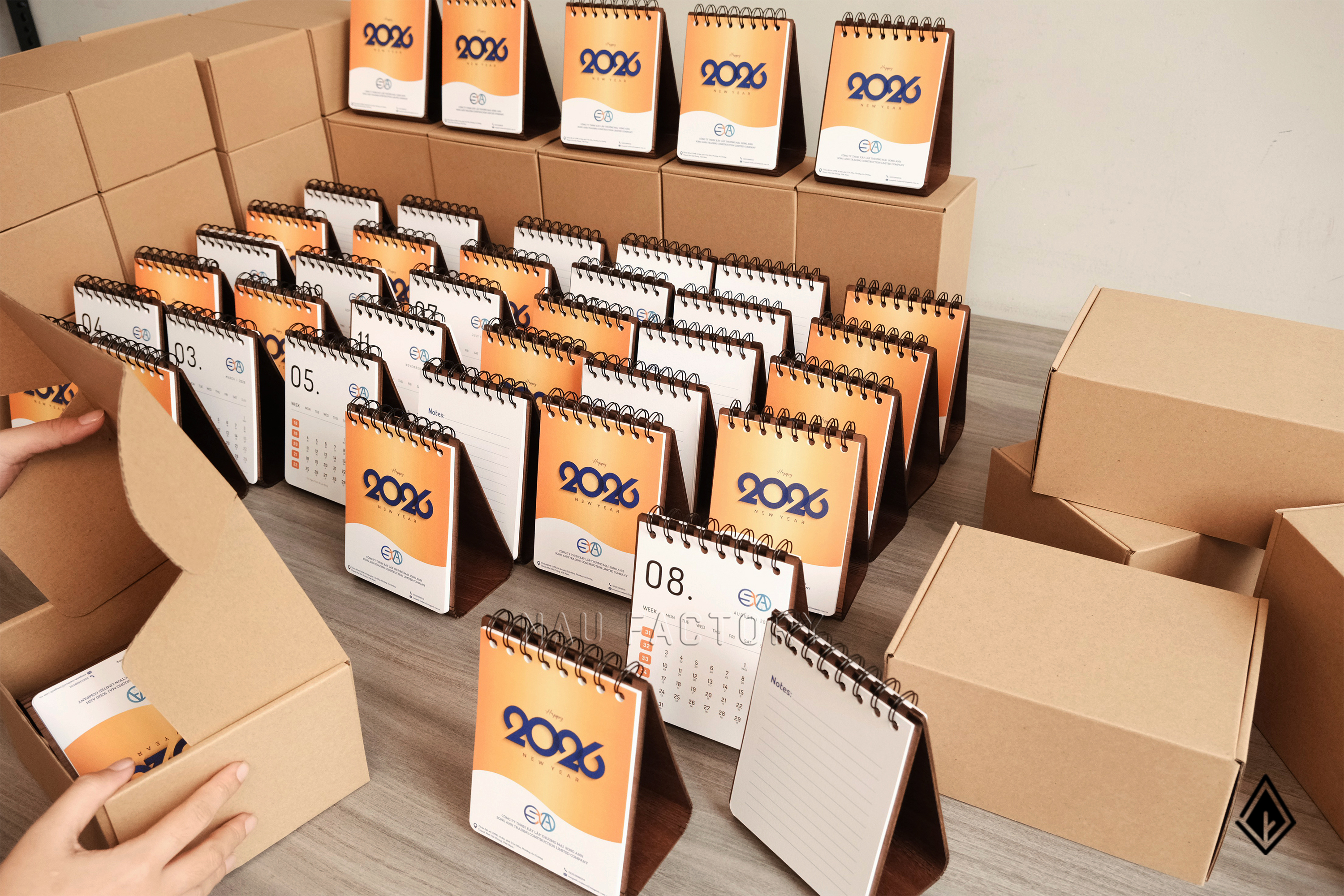 lịch gỗ form đứng