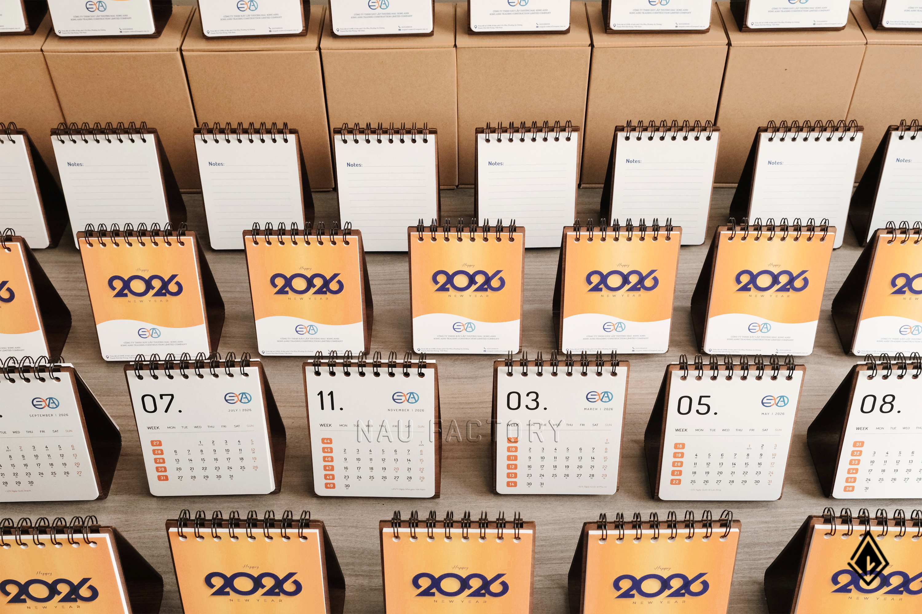 lịch gỗ form đứng