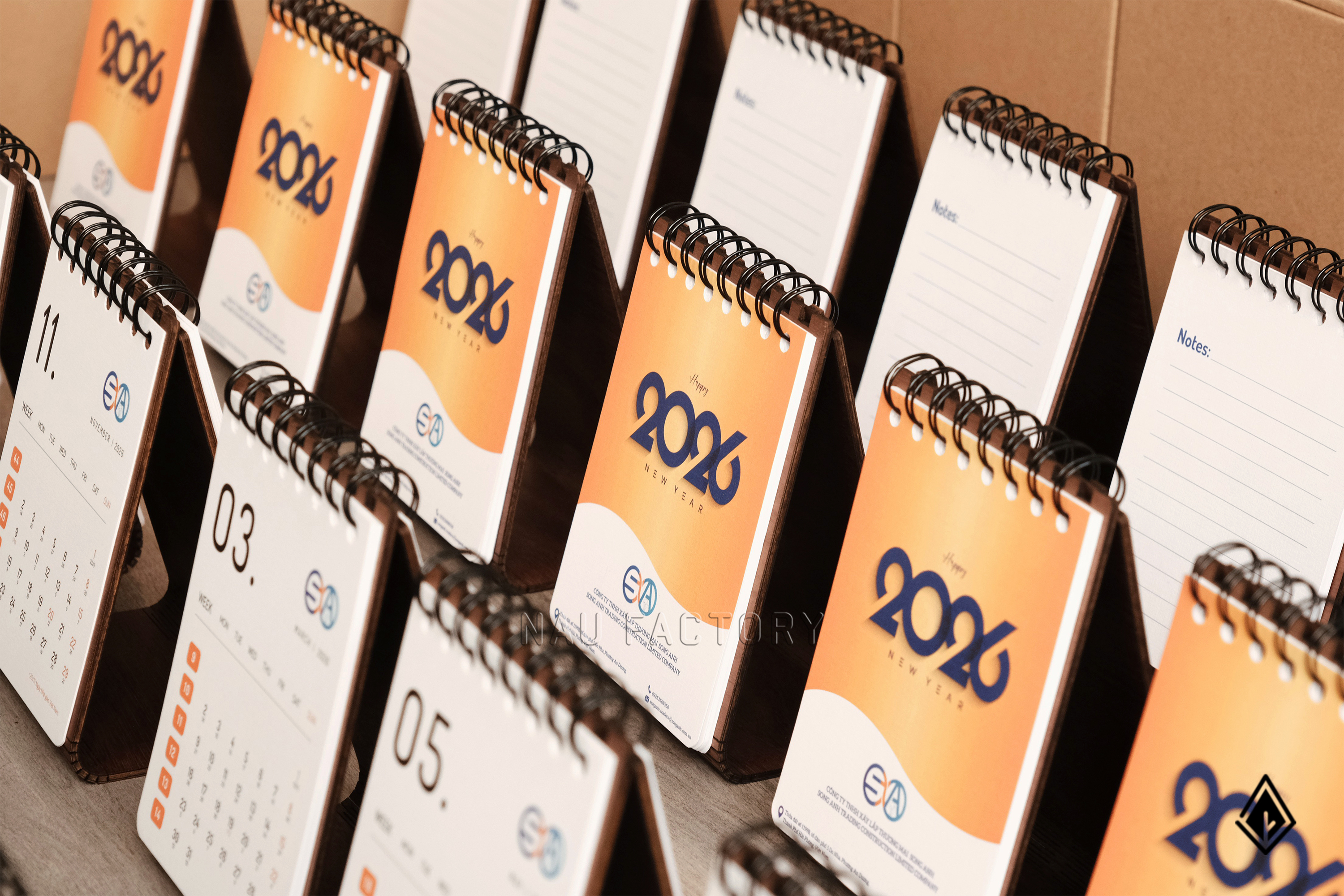 lịch gỗ form đứng