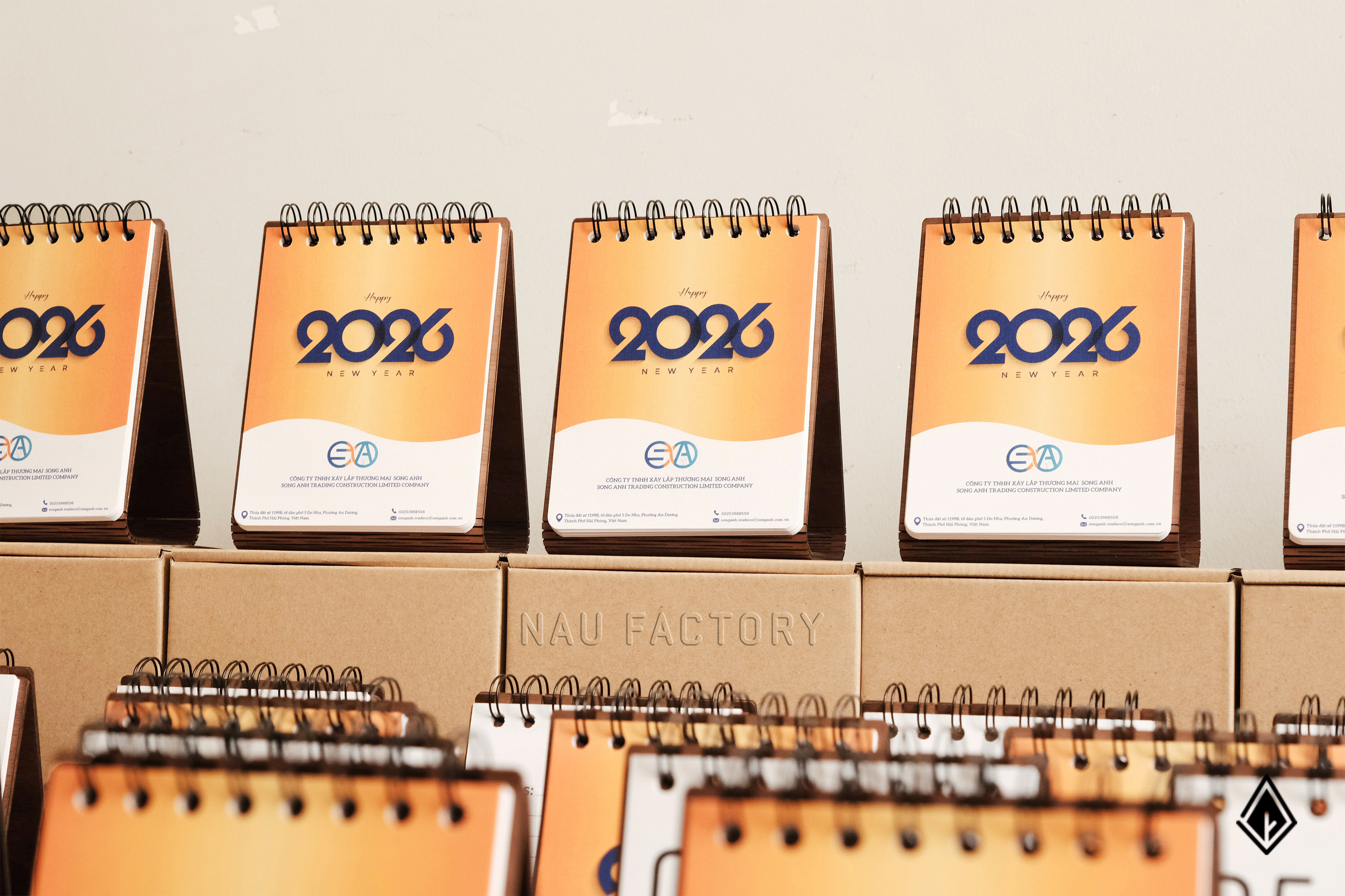 lịch gỗ form đứng