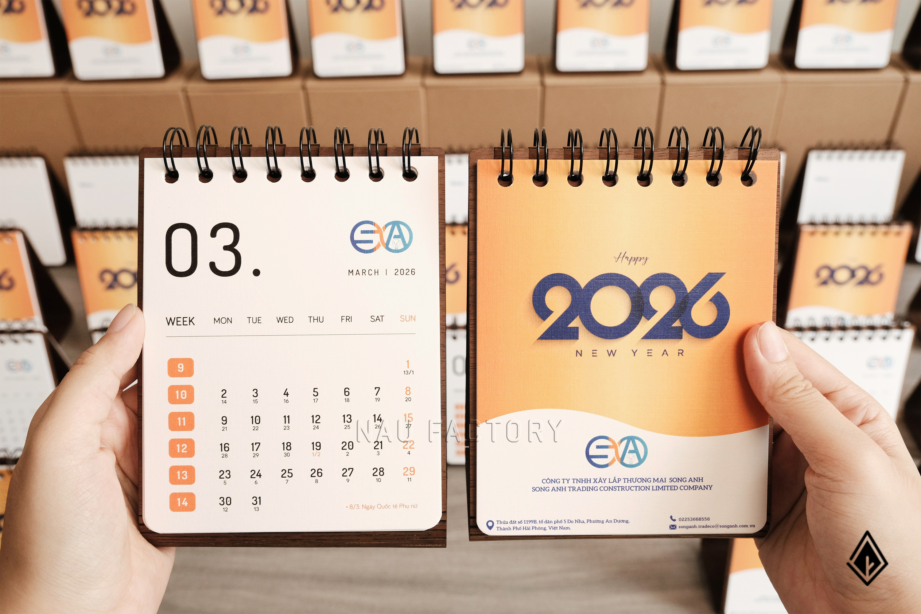 lịch gỗ form đứng