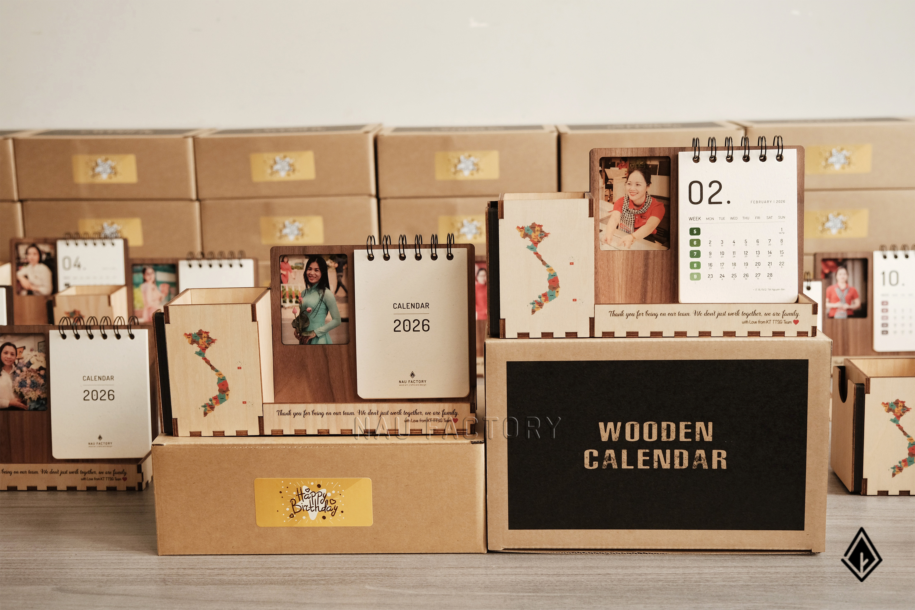 lịch gỗ khung ảnh