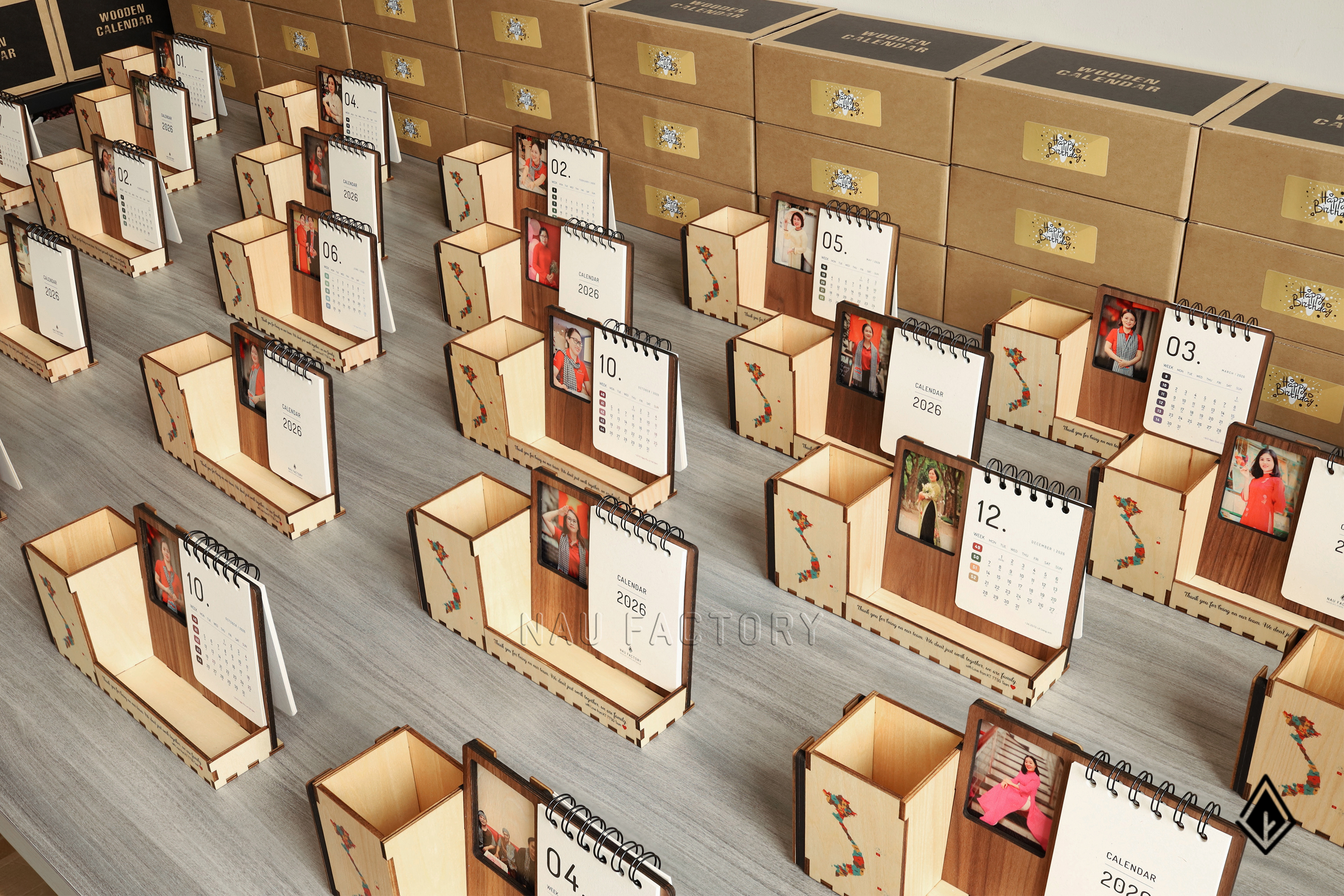 lịch gỗ khung ảnh