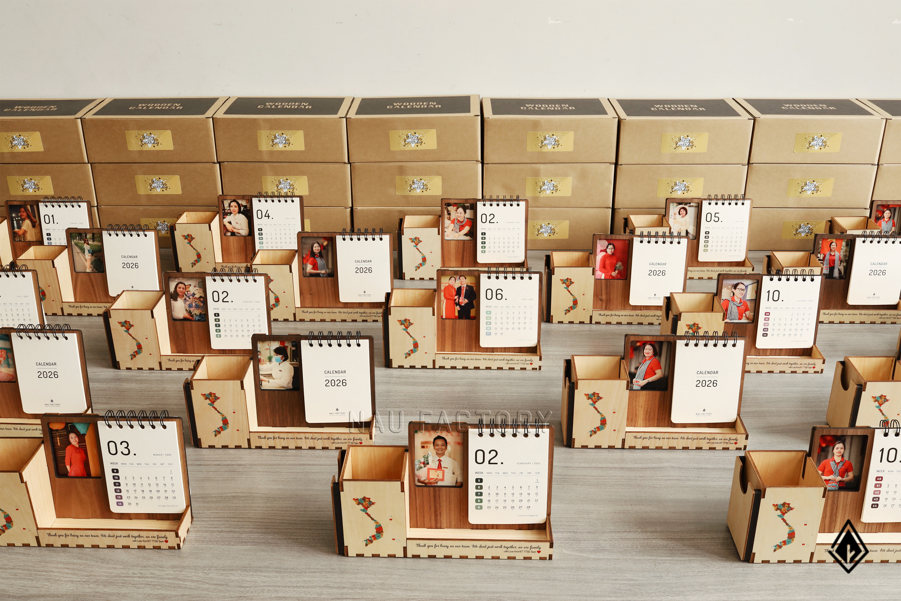 lịch gỗ khung ảnh