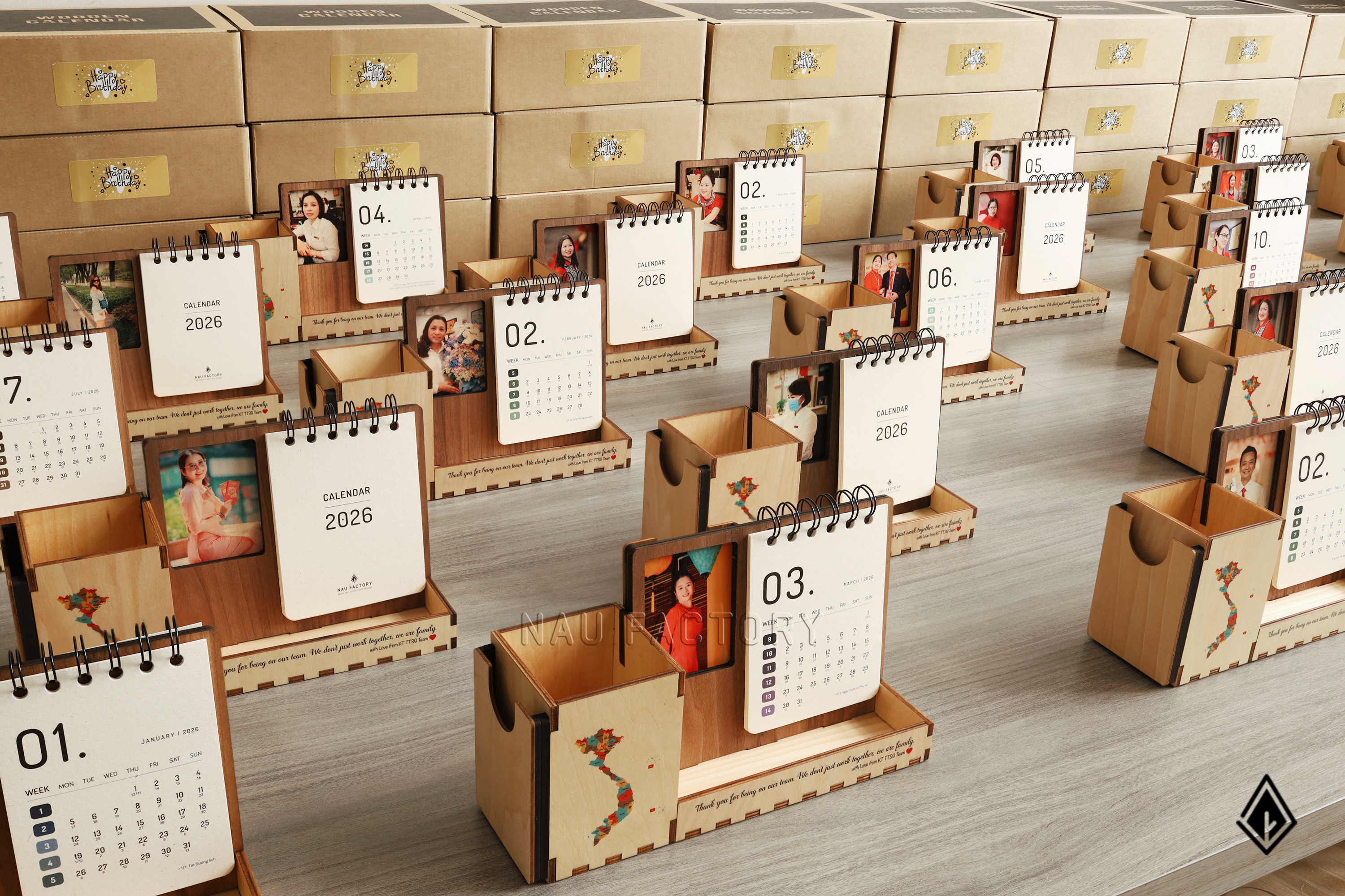 lịch gỗ khung ảnh