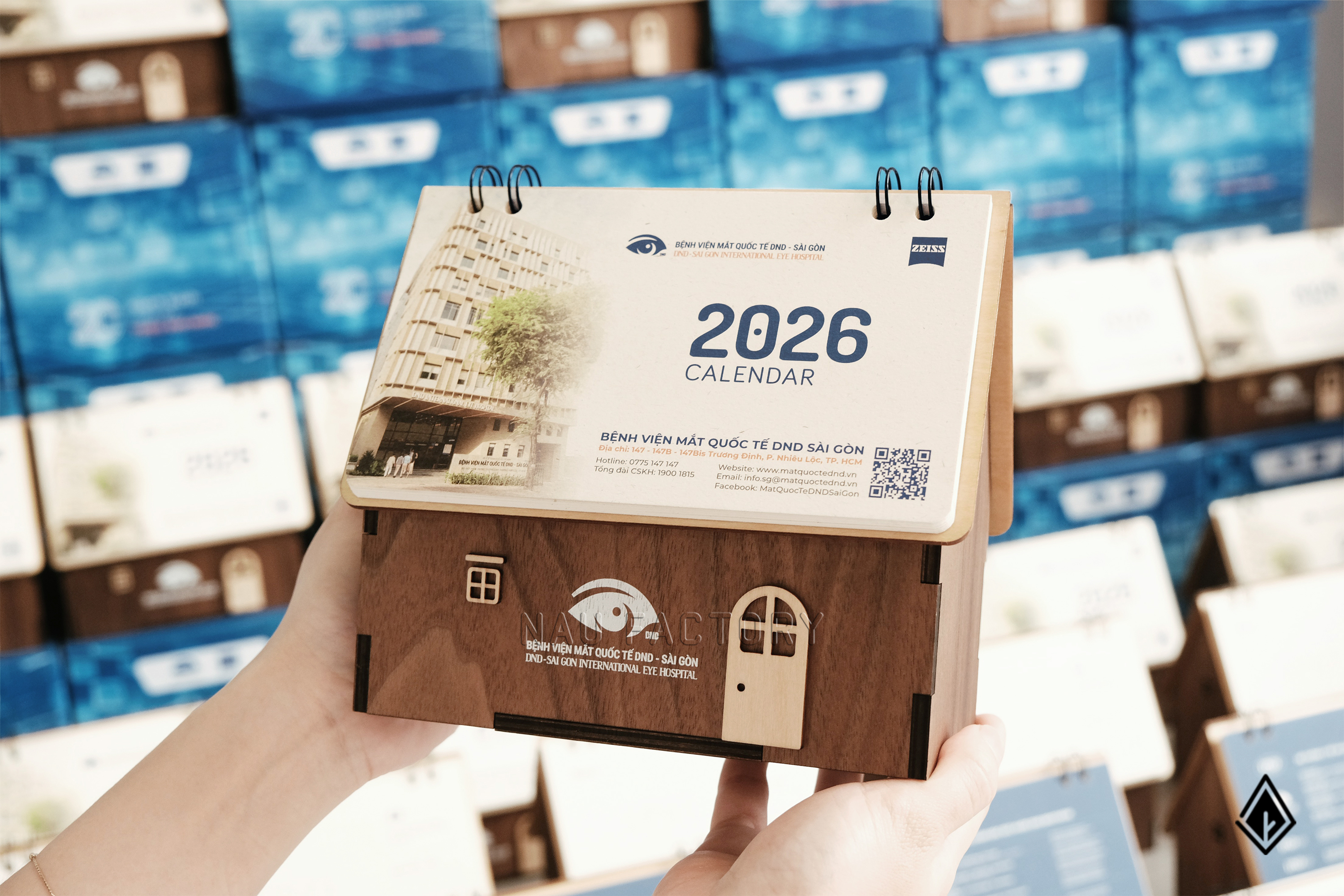 lịch gỗ ngôi nhà