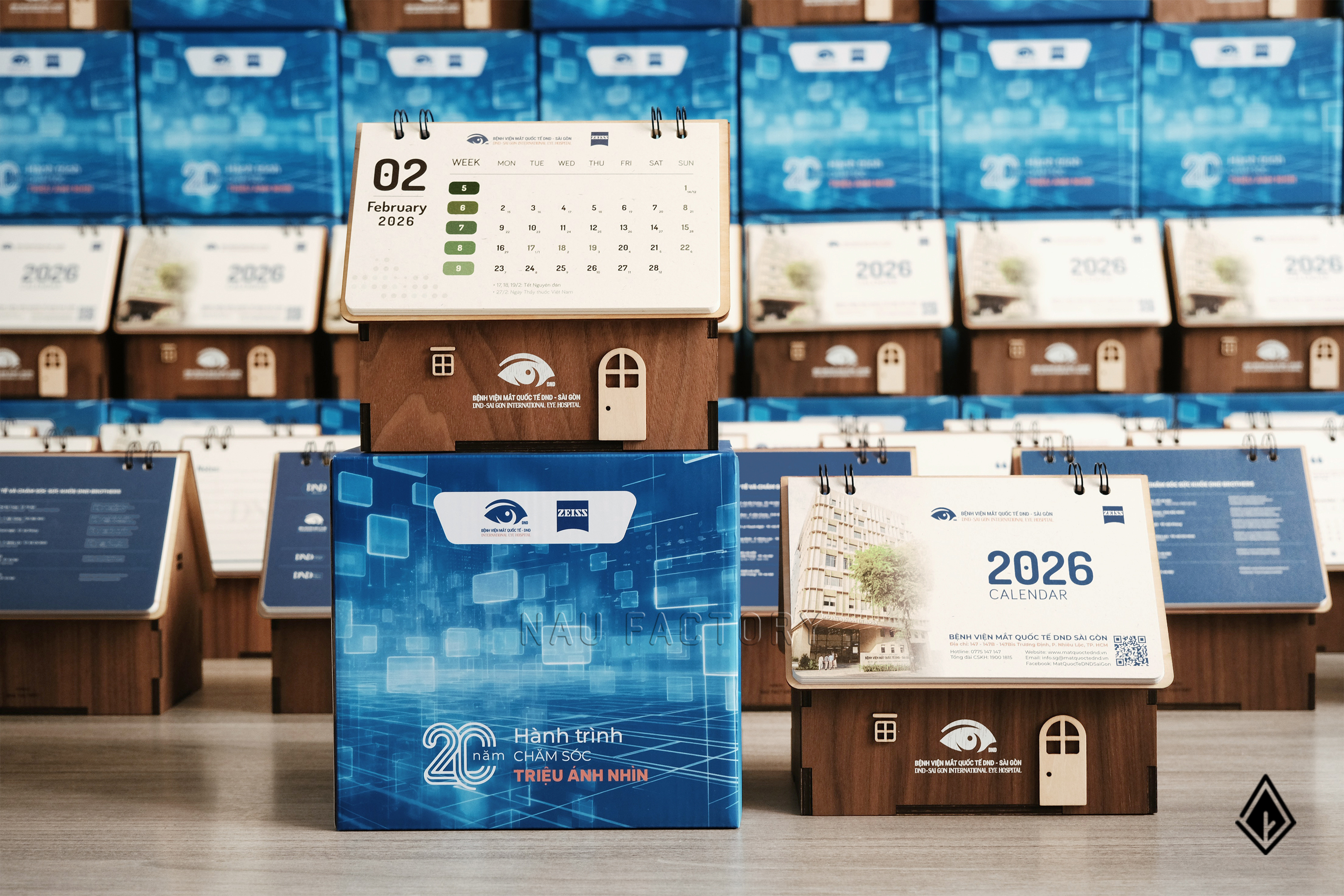 lịch gỗ ngôi nhà