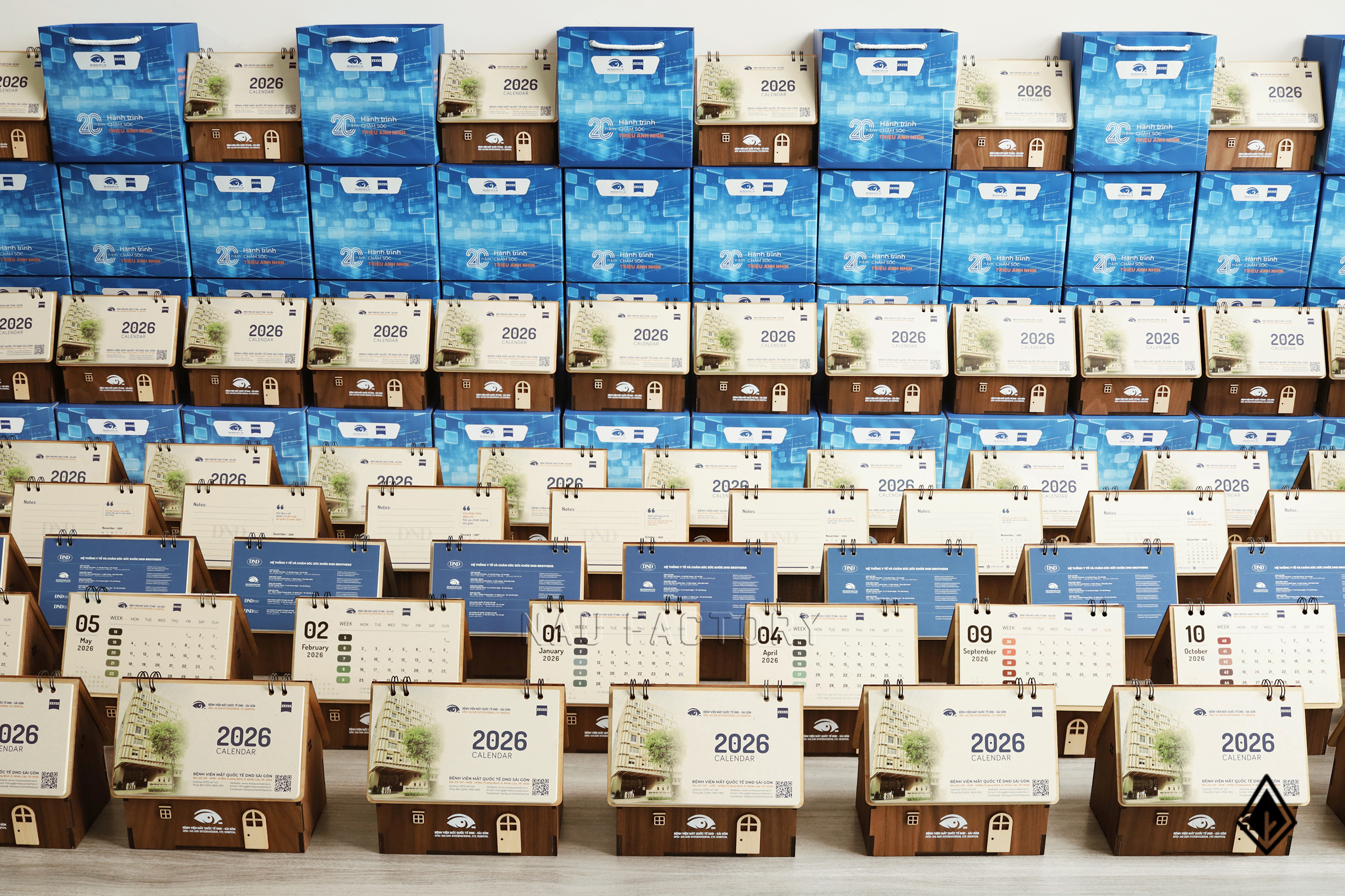 lịch gỗ ngôi nhà