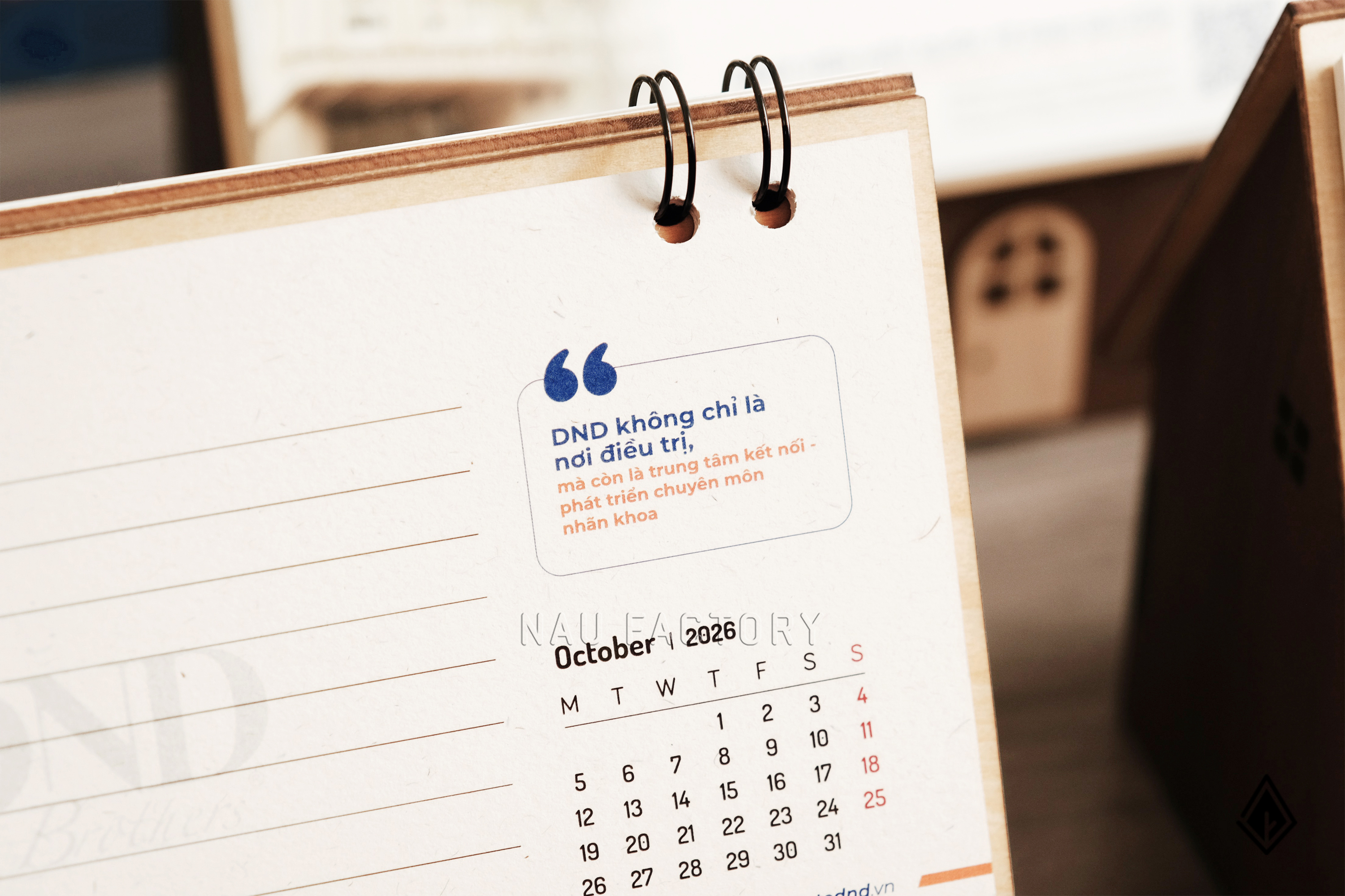 lịch gỗ ngôi nhà