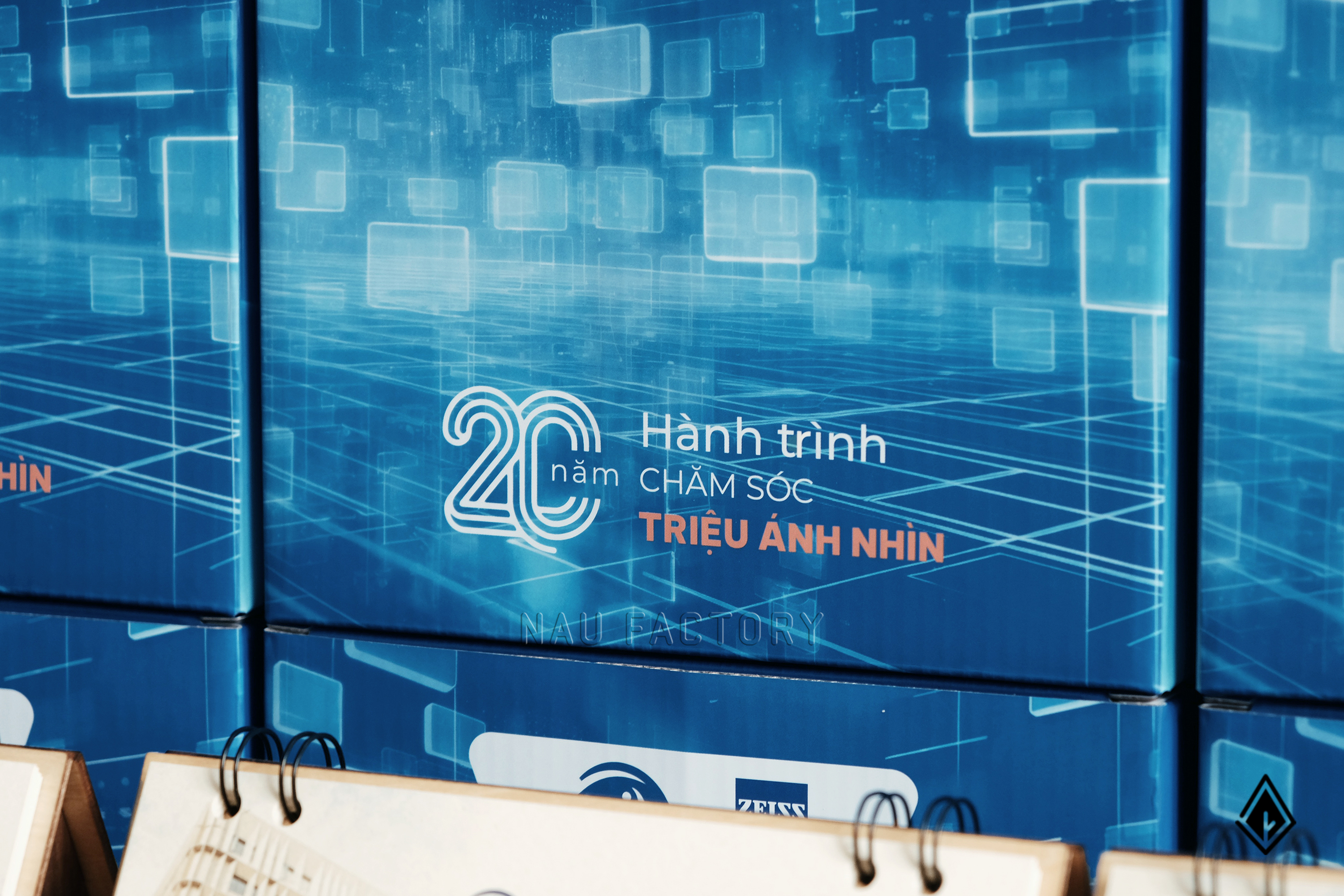 lịch gỗ ngôi nhà