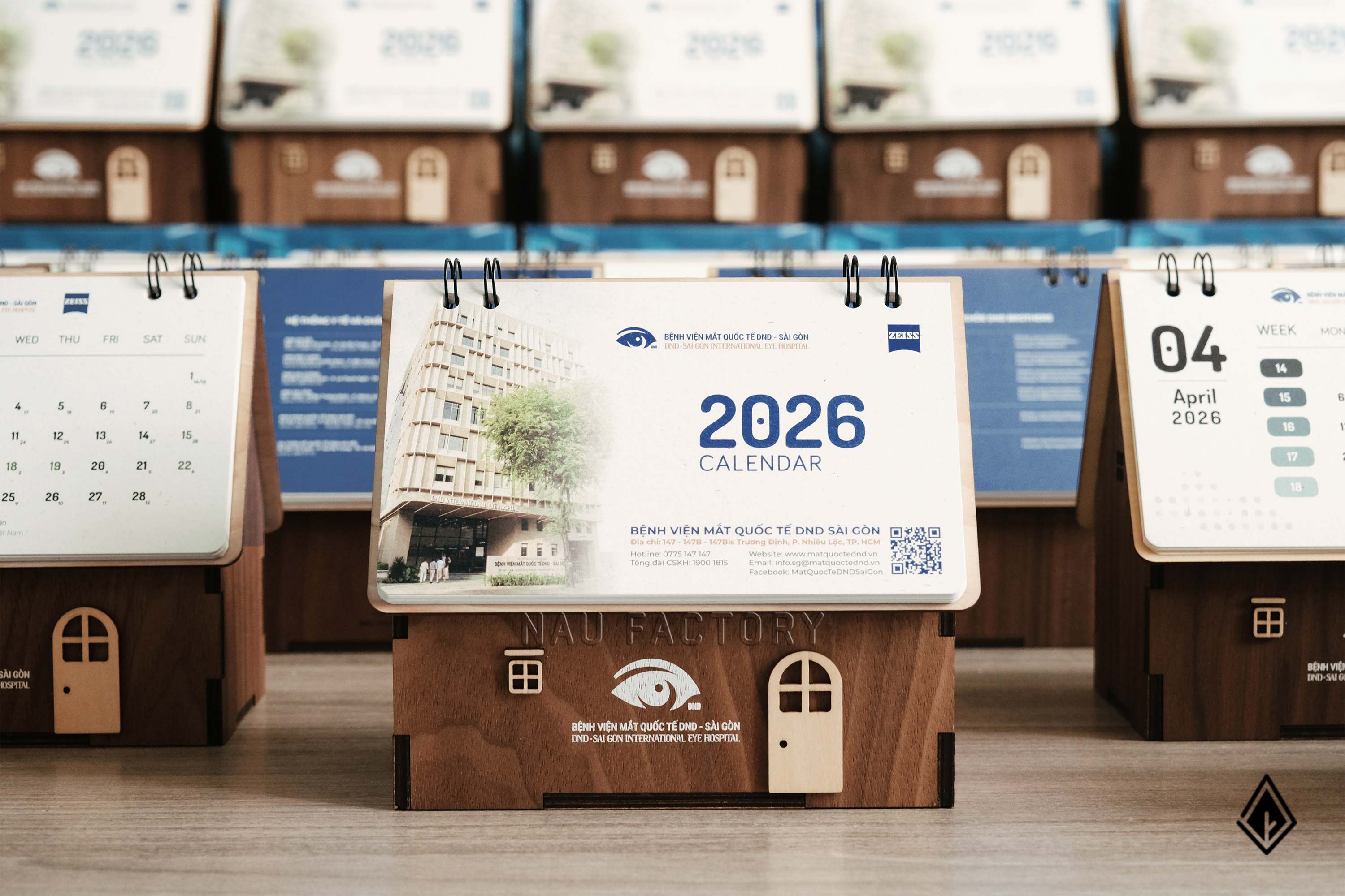 lịch gỗ ngôi nhà