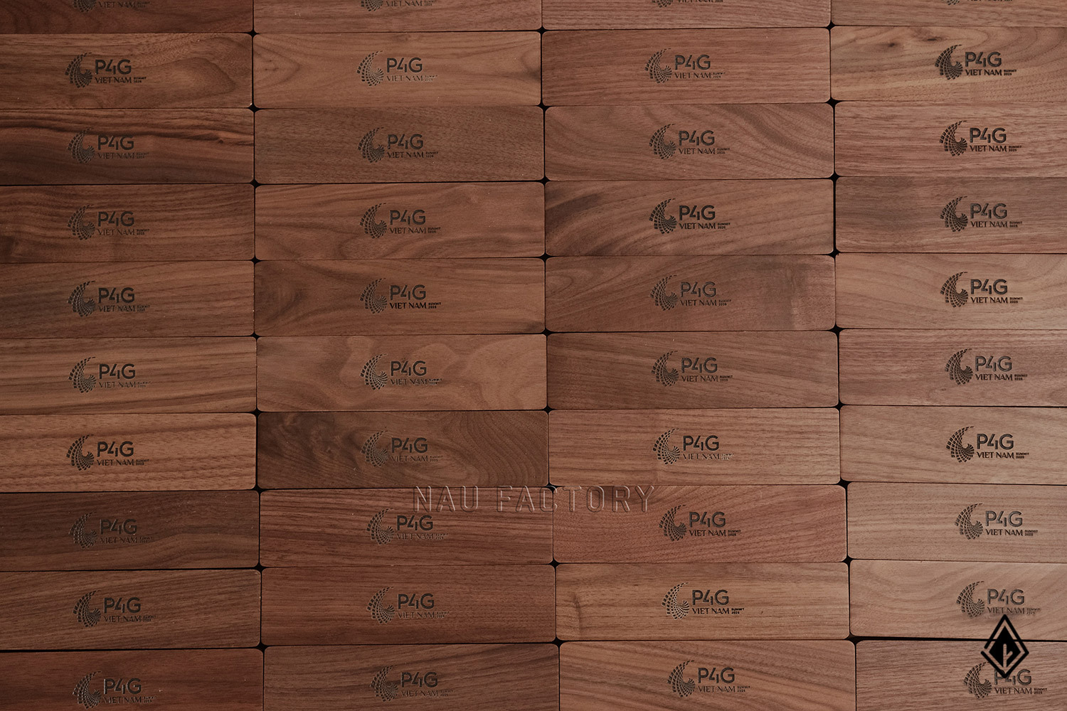 Set sổ, bút và hộp bút gỗ