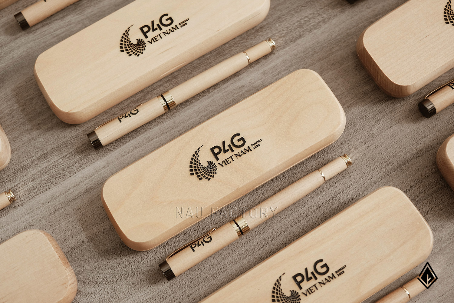 Set sổ, bút và hộp bút gỗ