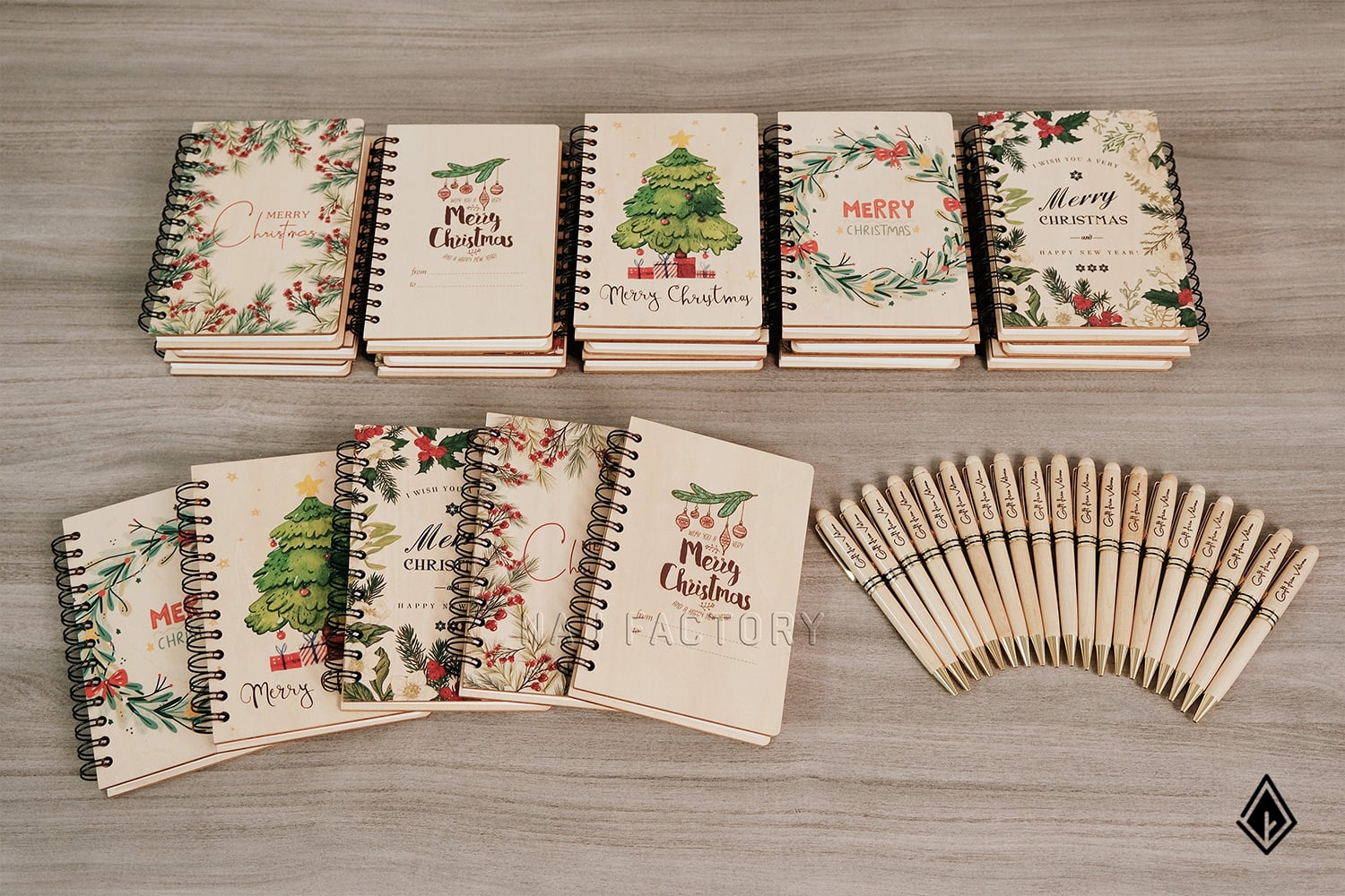 set sổ và bút gỗ