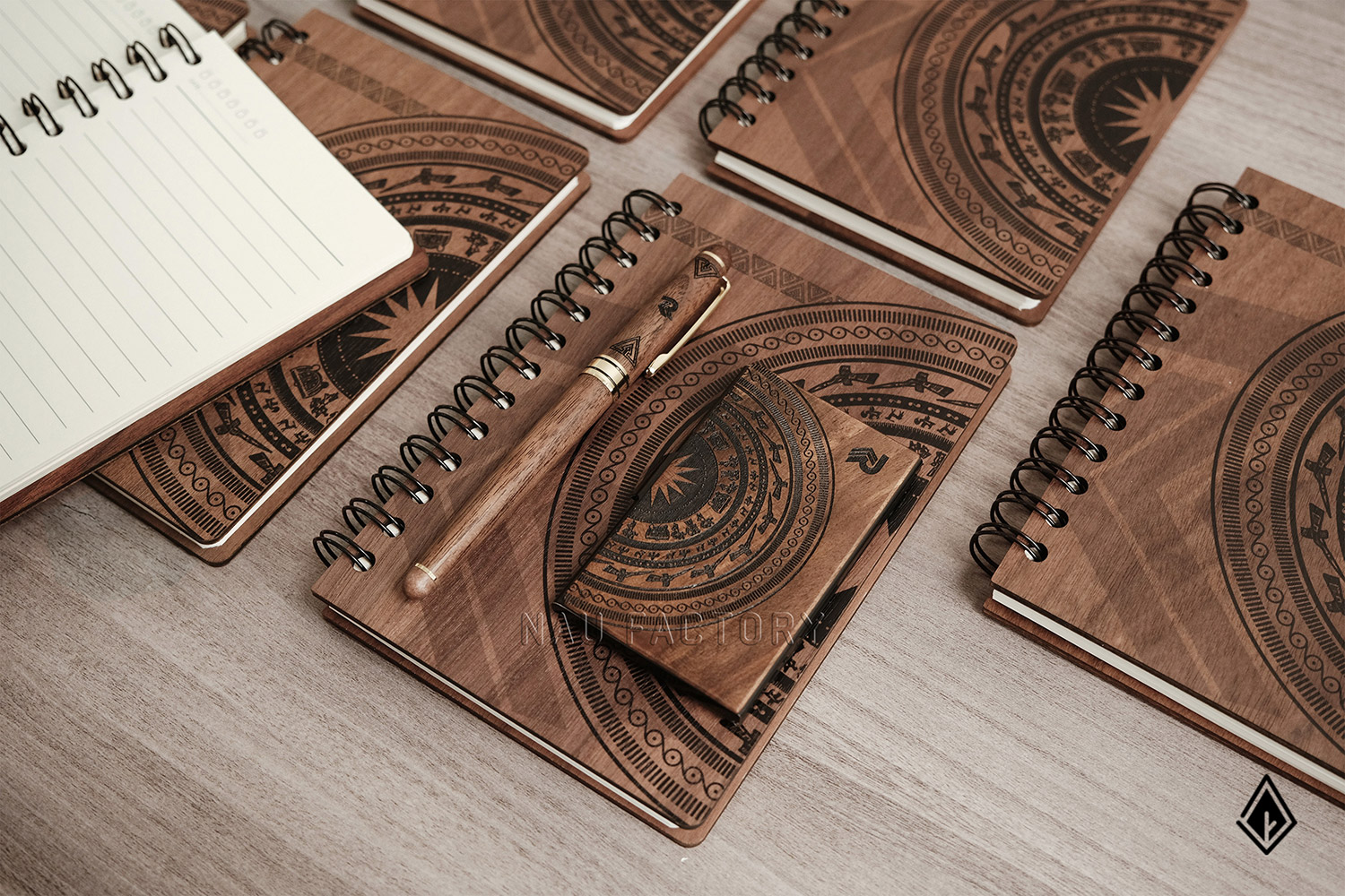 set sổ, bút và hộp namecard gỗ