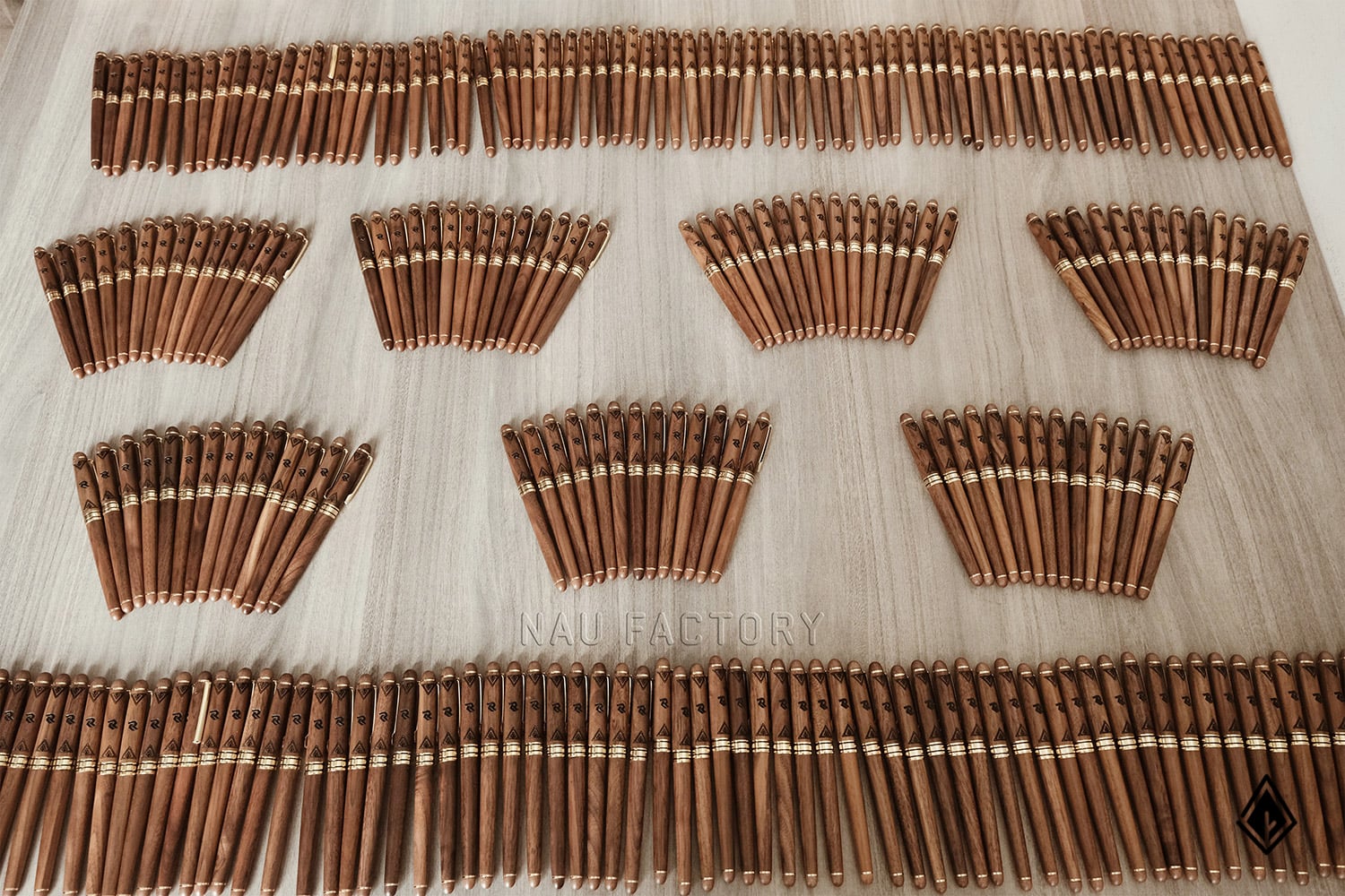 set sổ, bút và hộp namecard gỗ