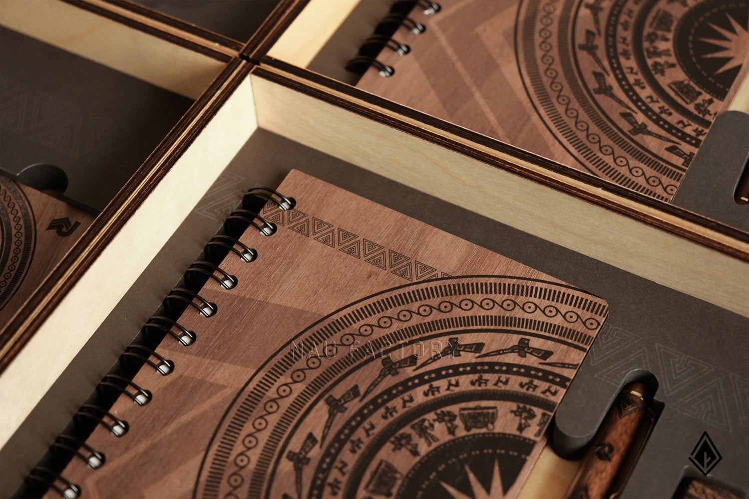 set sổ, bút và hộp namecard gỗ