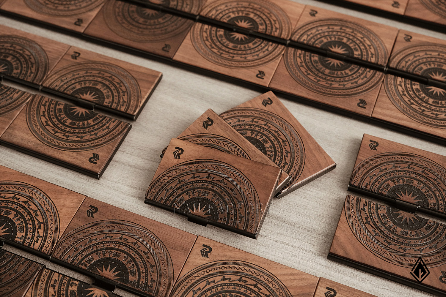 set sổ, bút và hộp namecard gỗ