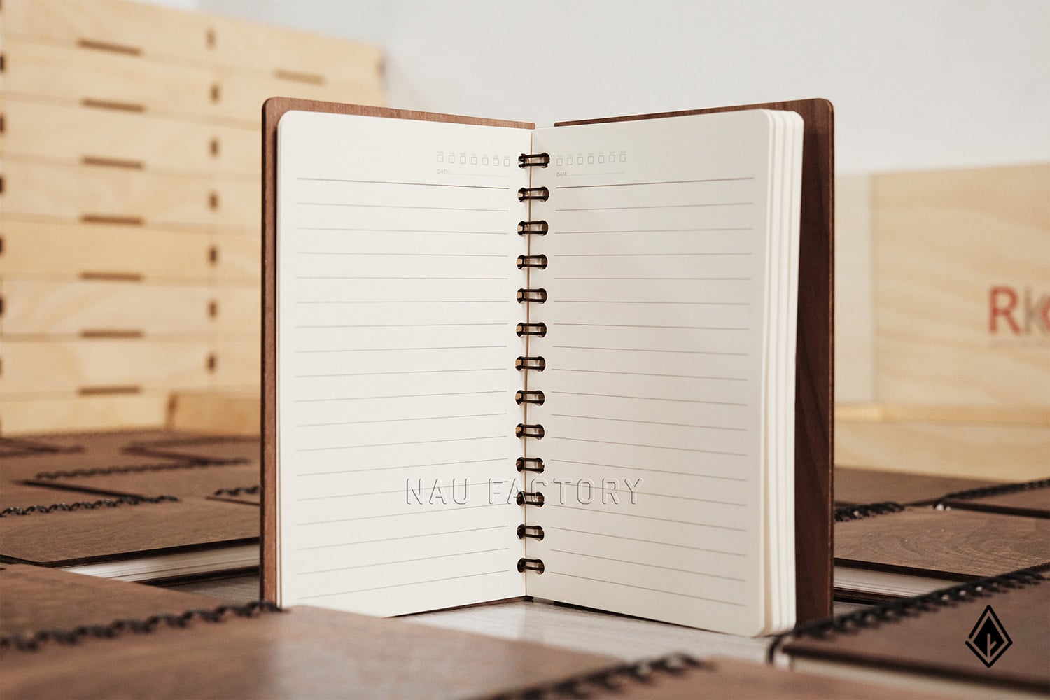 set sổ, bút và hộp namecard gỗ