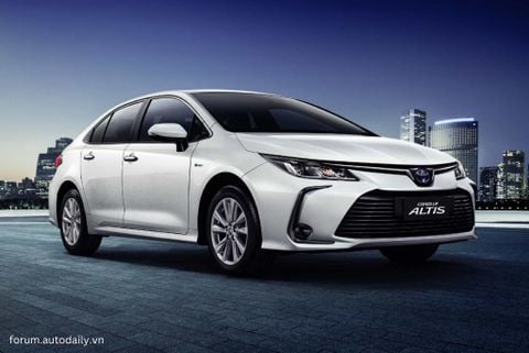 Toyota Corolla Altis 2026 Ra Mắt, Thêm Bản Hybrid