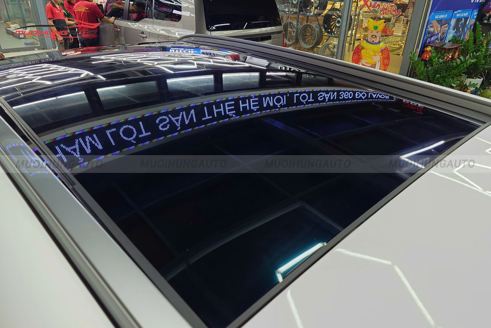 Dán phim PPF TPU SUNROOF cách nhiệt cửa sổ trời cho xe Kia Sorento 2025