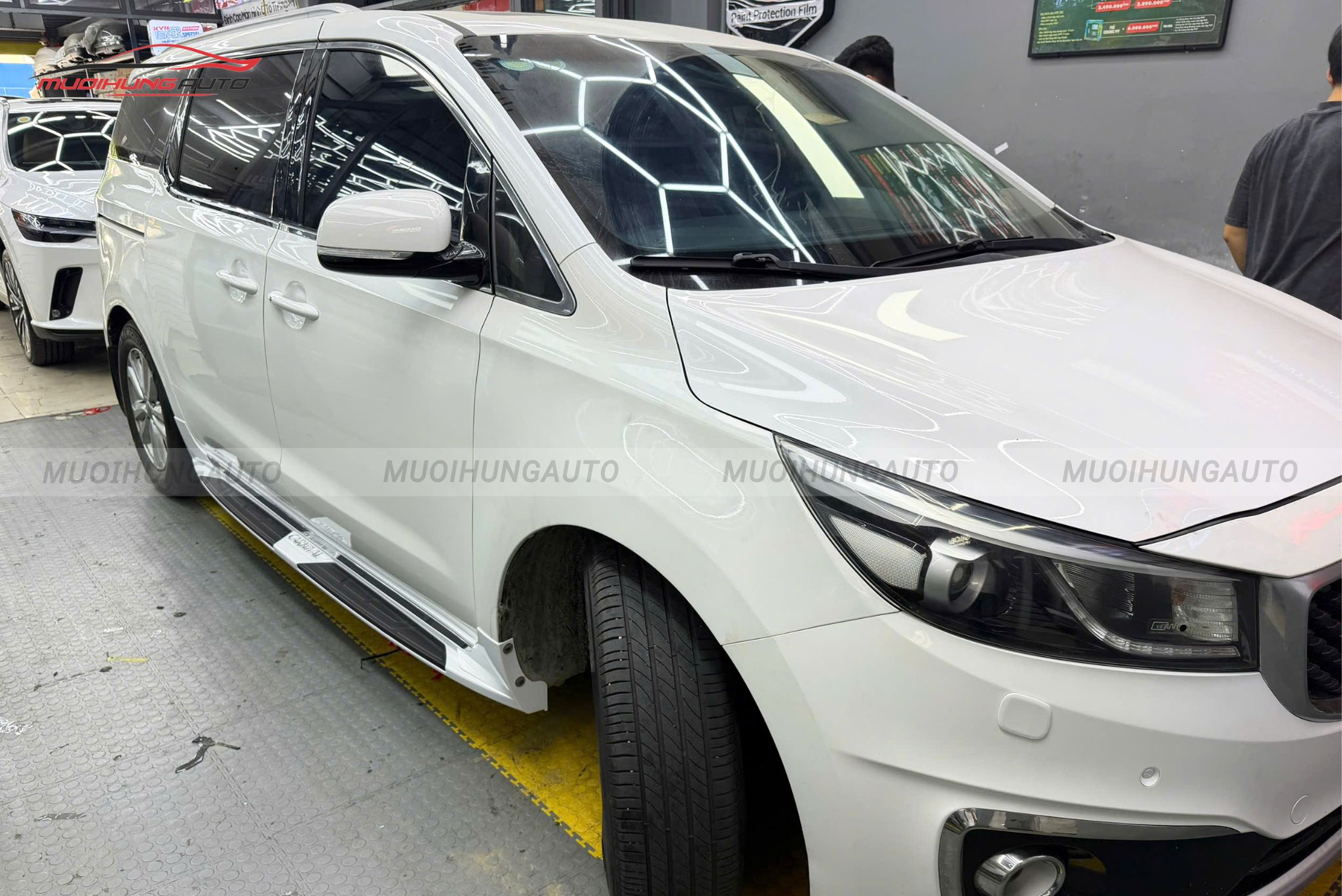Bậc bước chân cho xe Kia Sedona 2018-2021