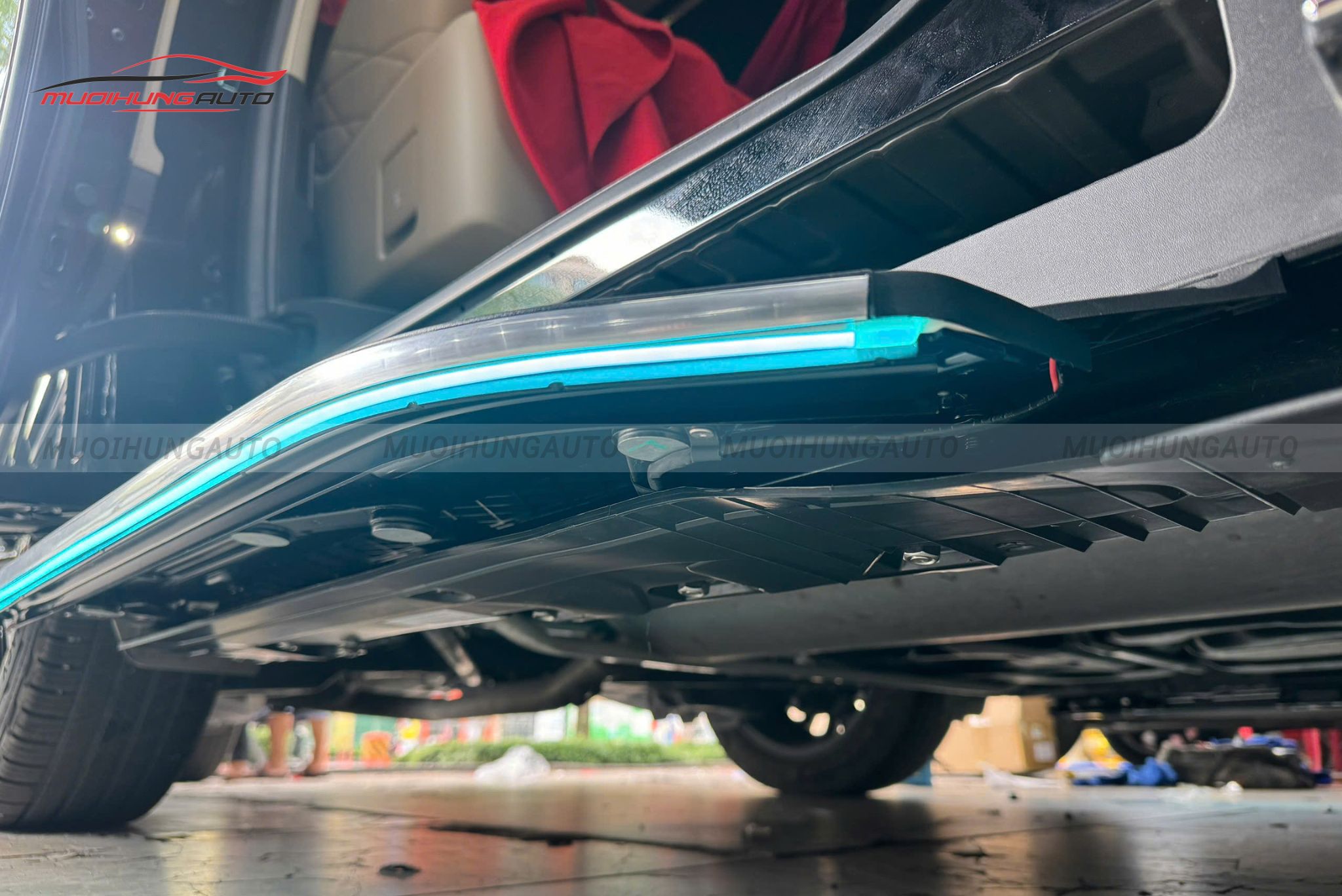 Bậc bước chân điện xe Toyota Alphard 2023-2025