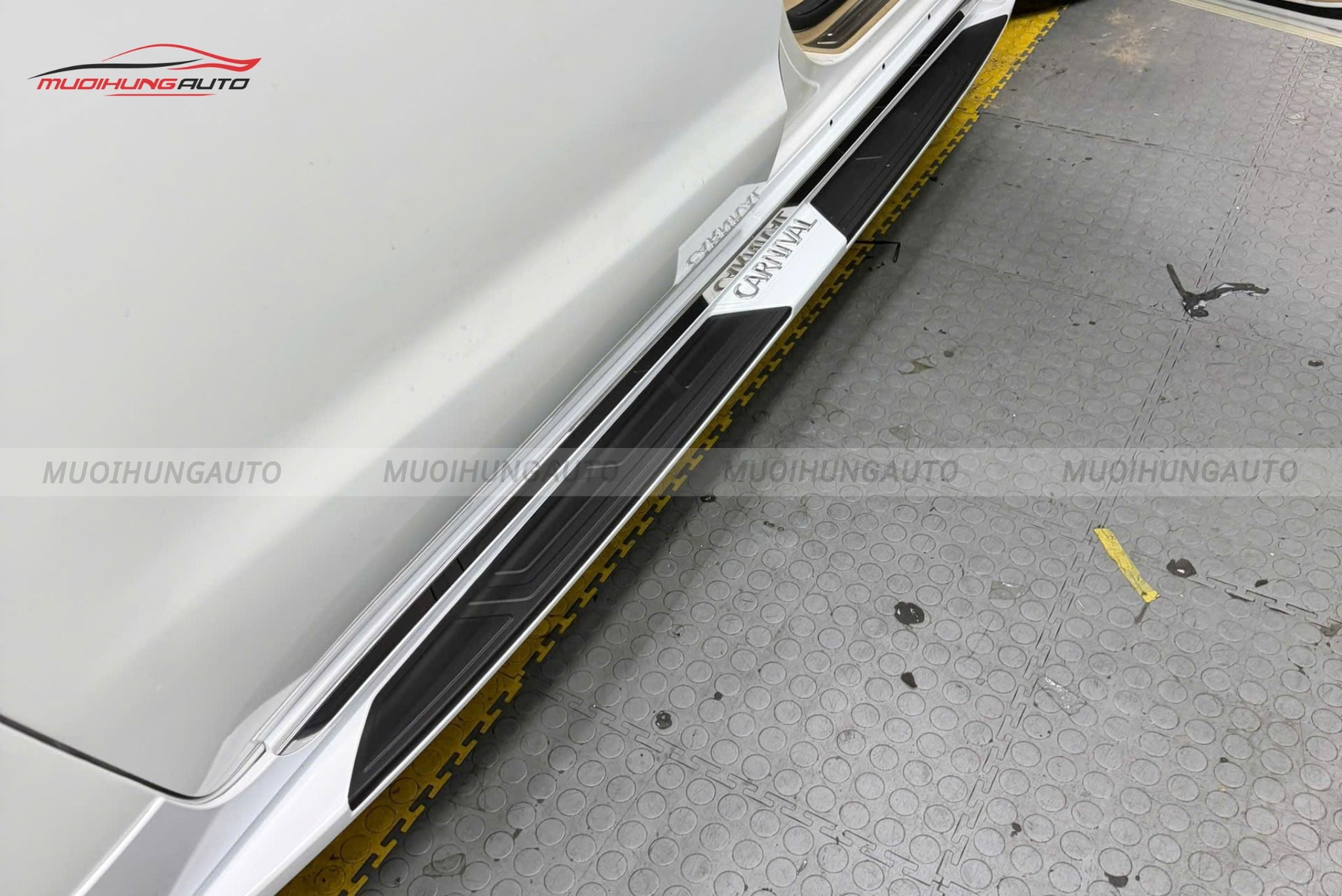 Bậc bước chân ô tô Kia Sedona 2018-2021