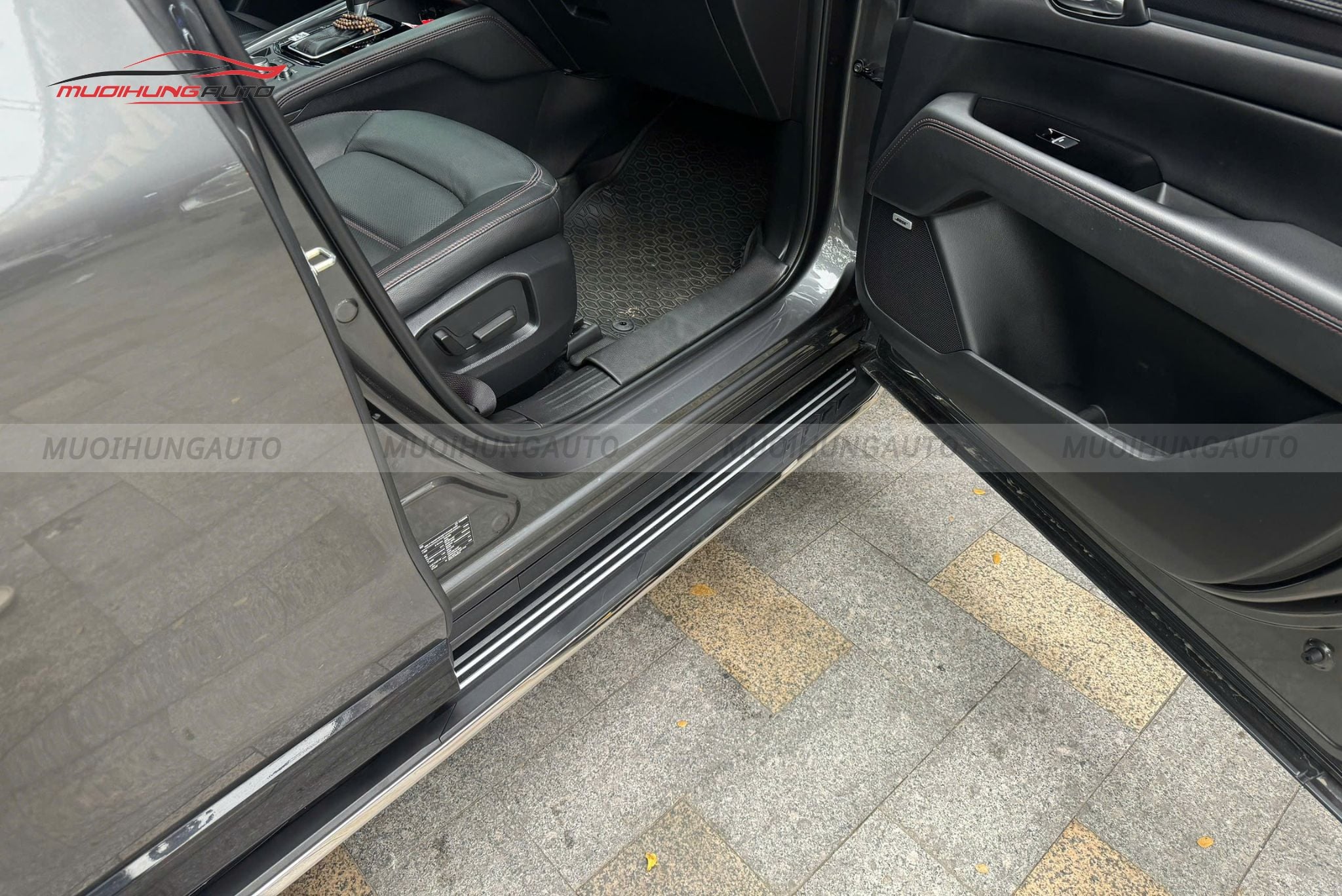 Bậc lên xuống Mazda CX5 2025