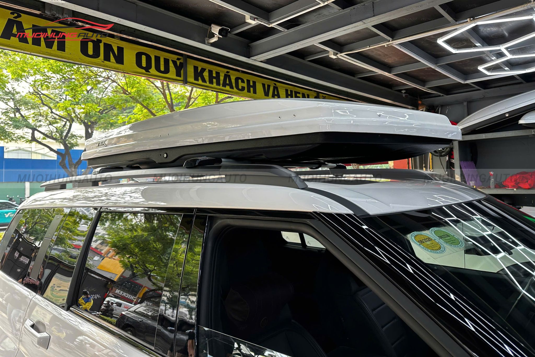 Baga phi thuyền Hyundai Santafe 2025