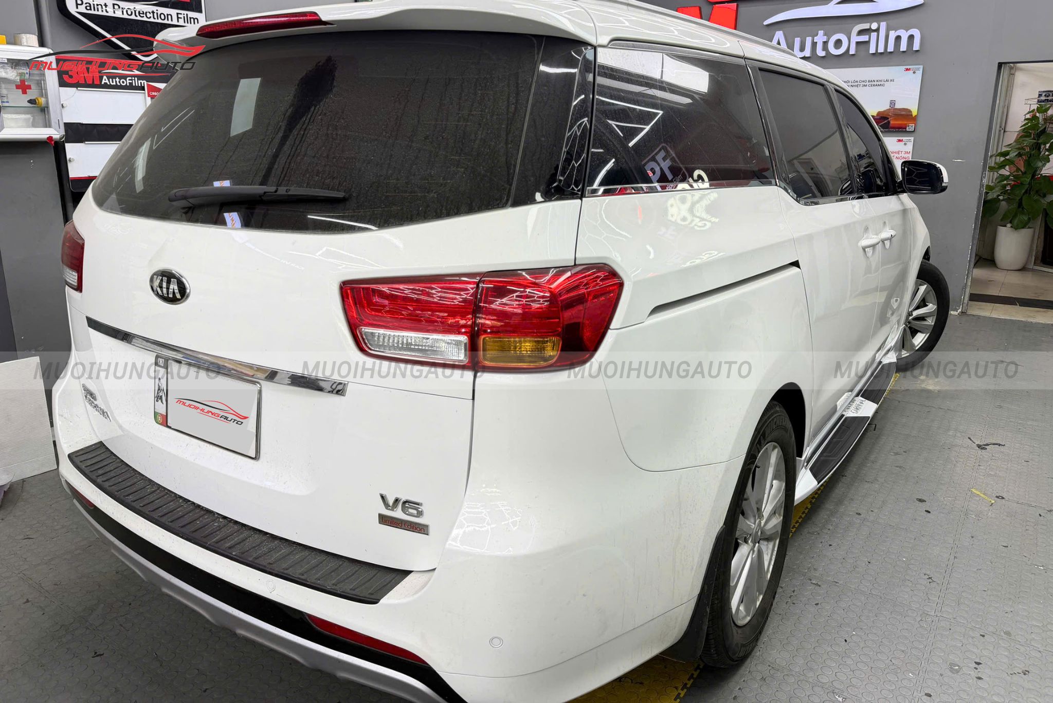 Bệ bước chân cho Kia Sedona 2018-2021