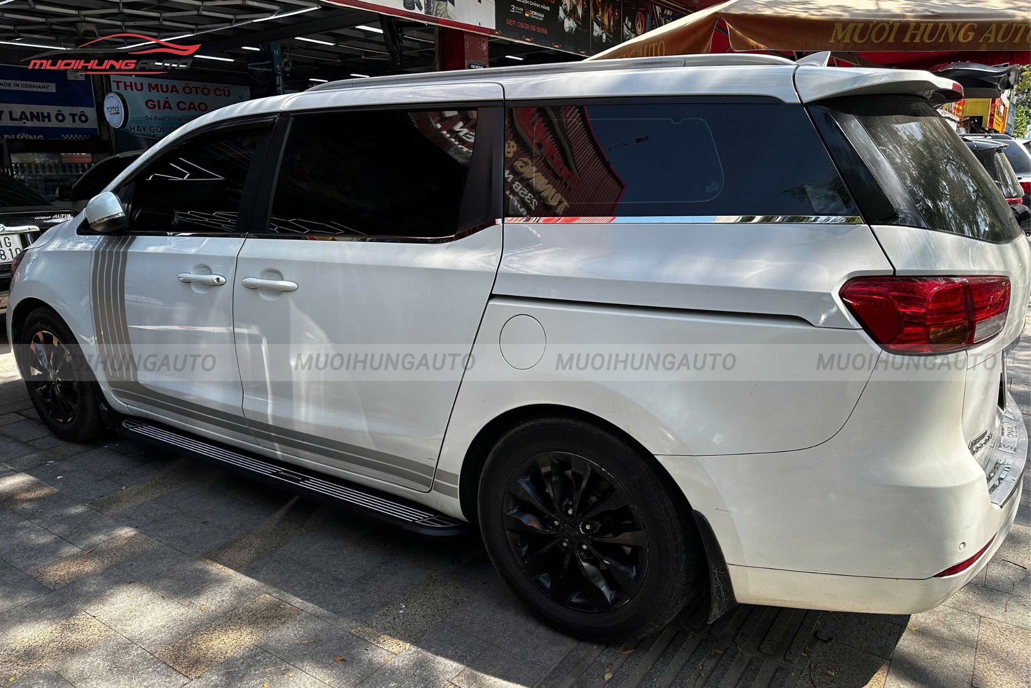 Bệ bước chân Kia Sedona 2015